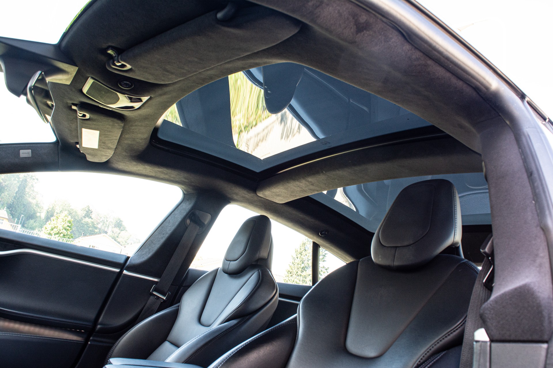 TESLA Model S 75 D - 14