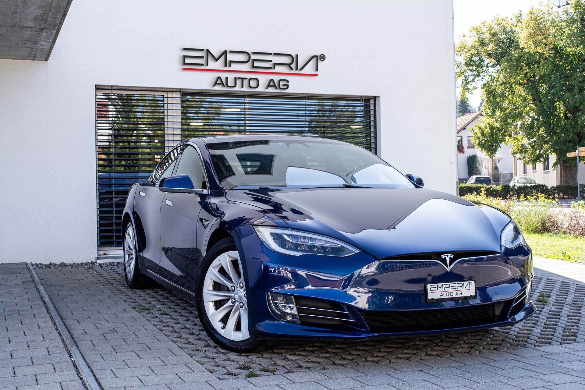 TESLA Model S 75 D - 1