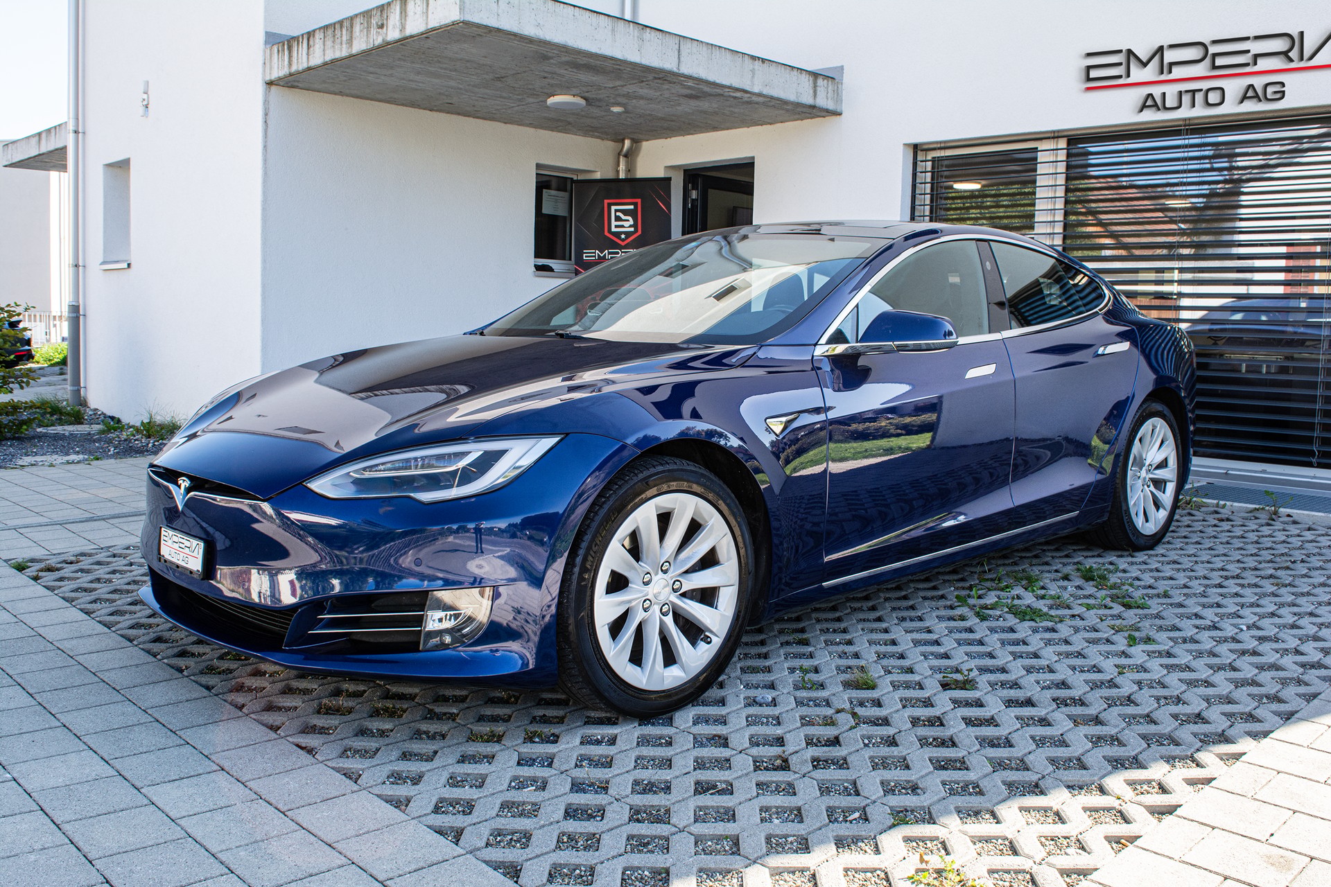 TESLA Model S 75 D - 7