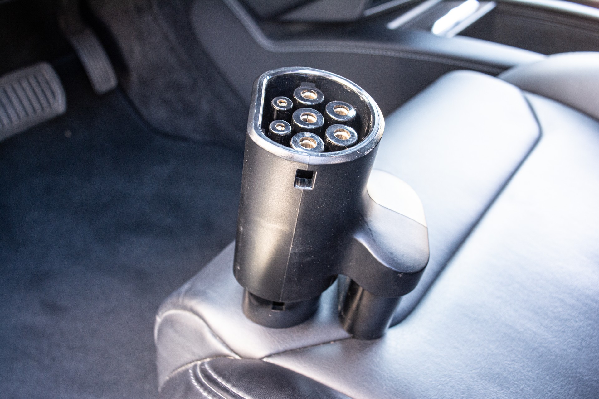 TESLA Model S 75 D - 32