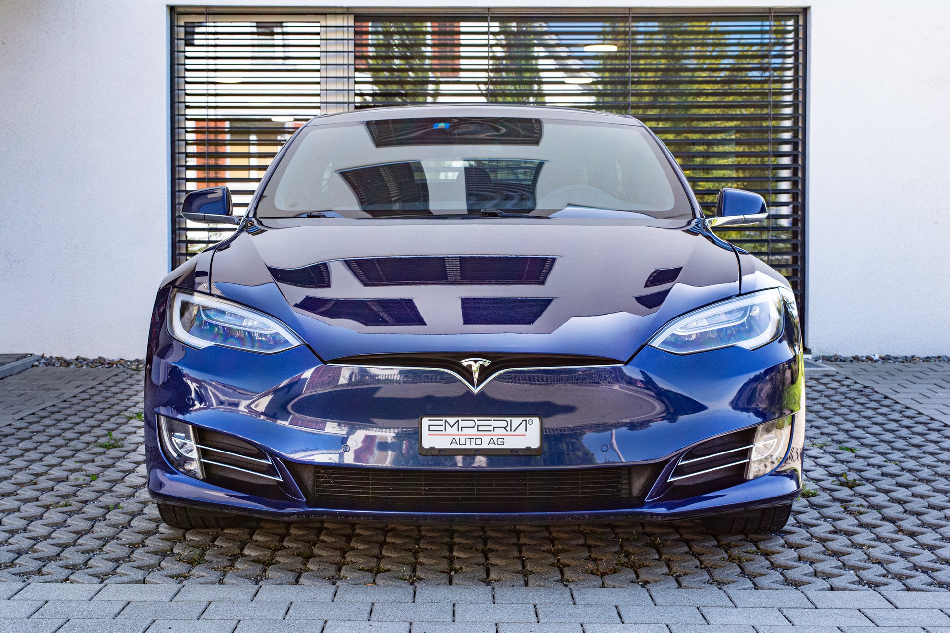 TESLA Model S 75 D - 4