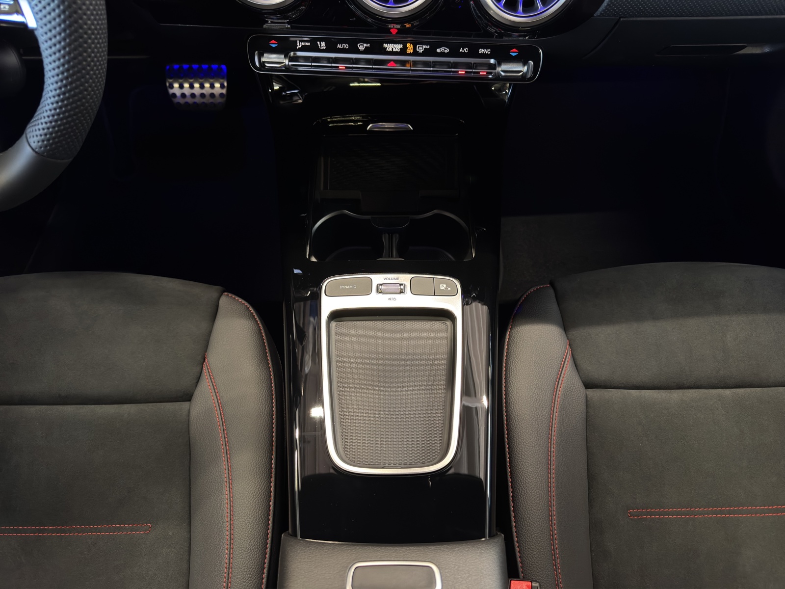 MERCEDES-BENZ A AMG 35 4Matic+ 8G-DCT - 14