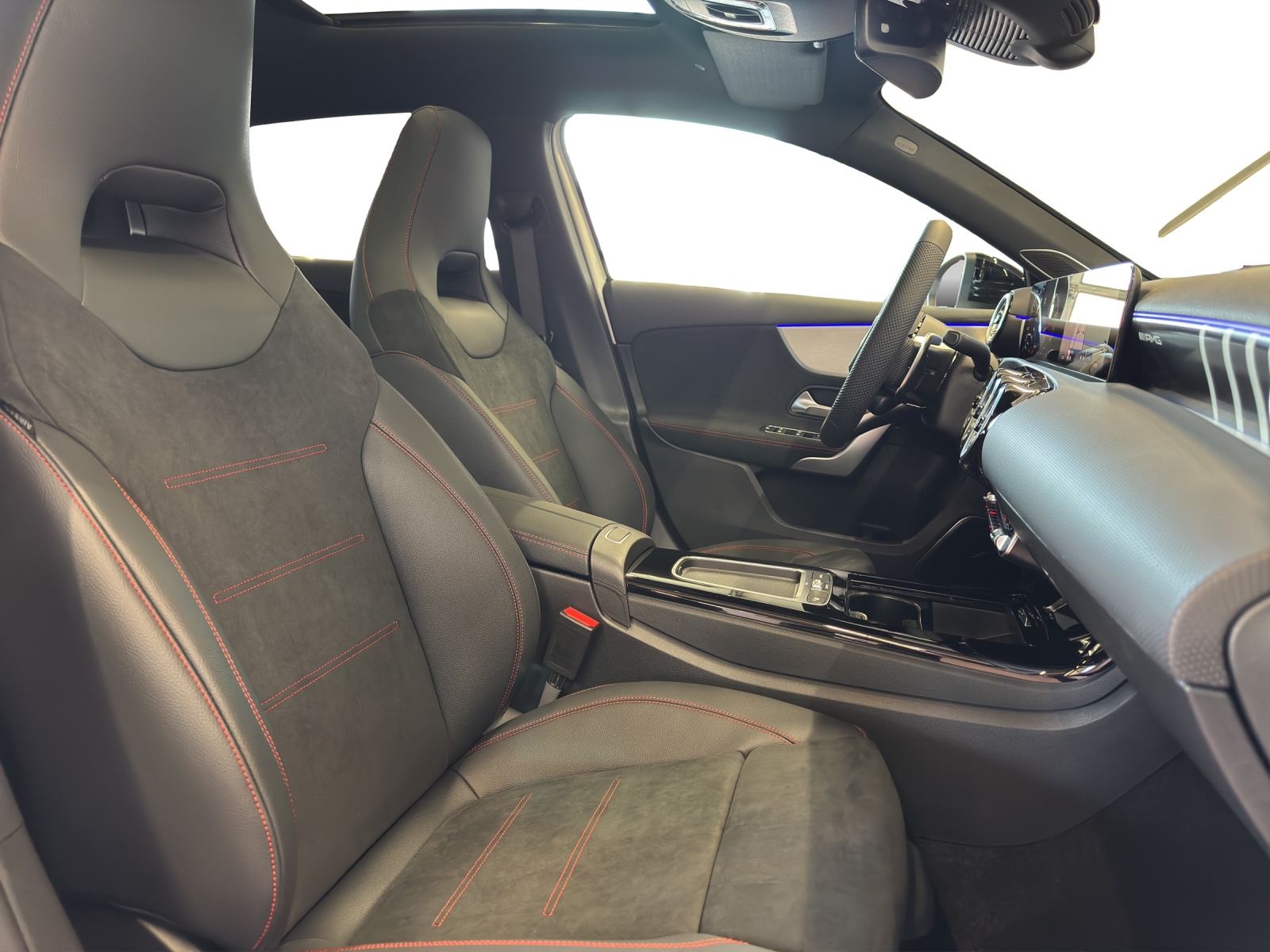 MERCEDES-BENZ A AMG 35 4Matic+ 8G-DCT - 17