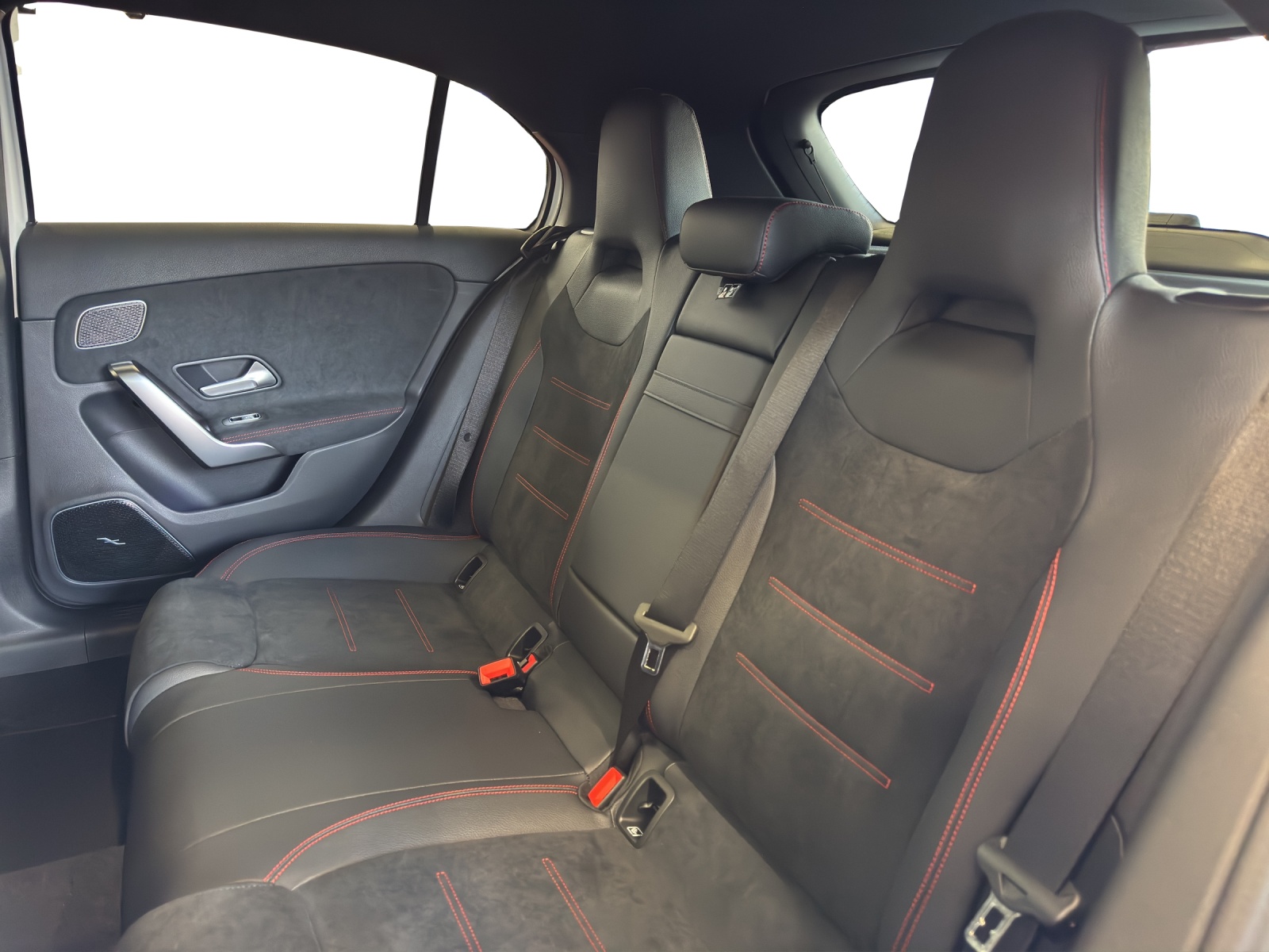 MERCEDES-BENZ A AMG 35 4Matic+ 8G-DCT - 18