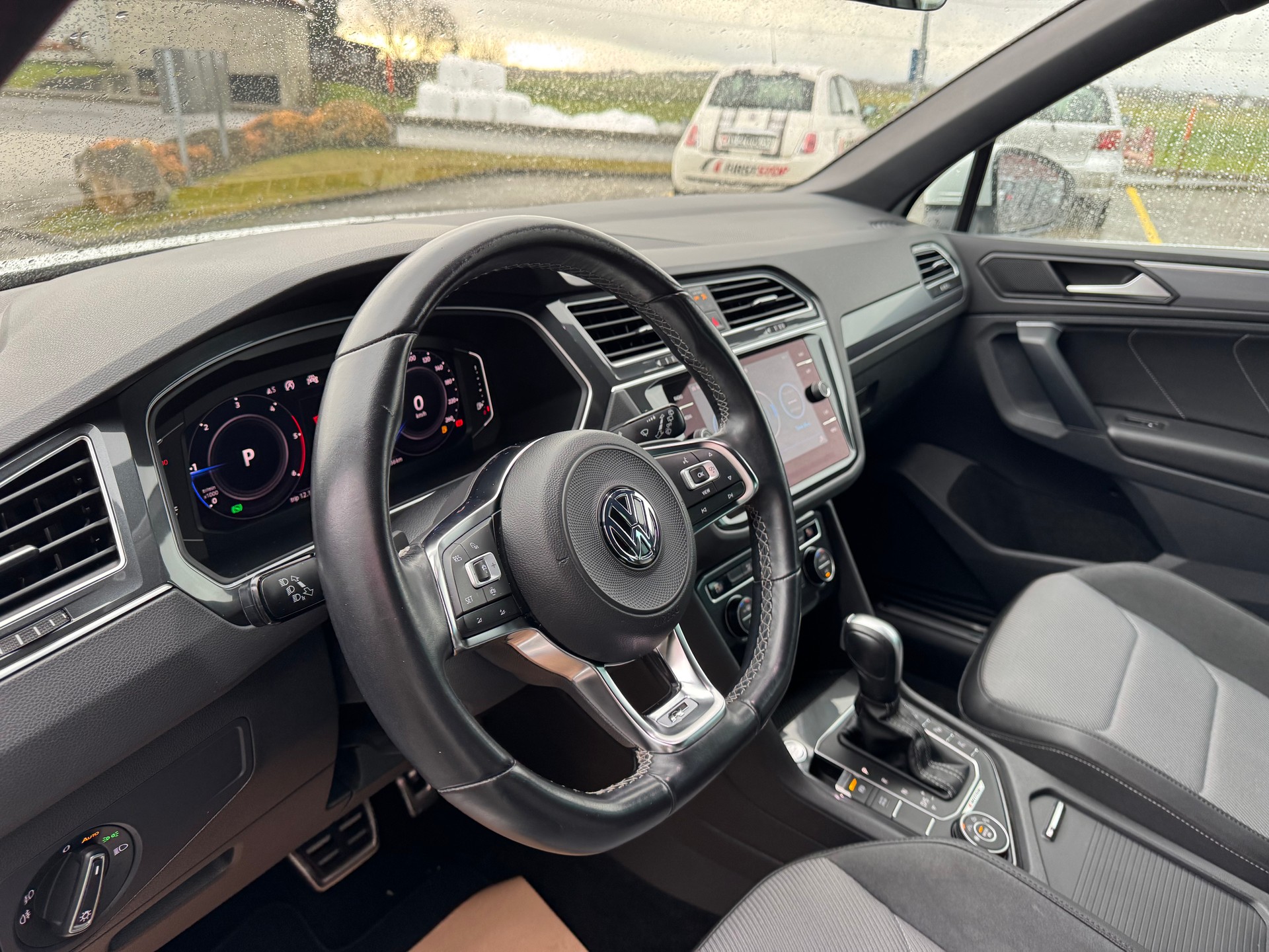 VW Tiguan R-LINE 2.0 TDI SCR Highline 4Motion DSG - 11