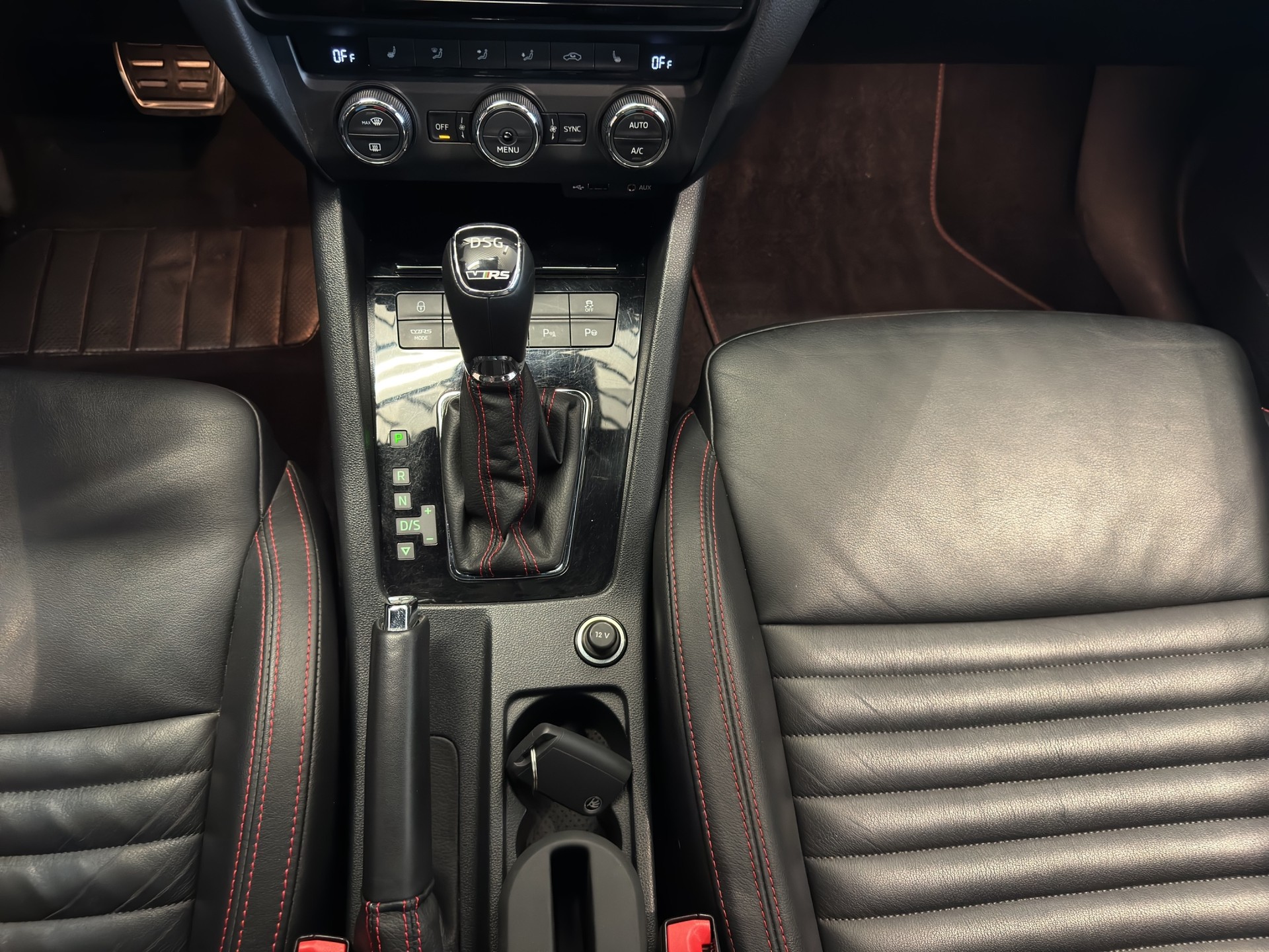 SKODA Octavia Combi 2.0 TSI RS 230 DSG - 14