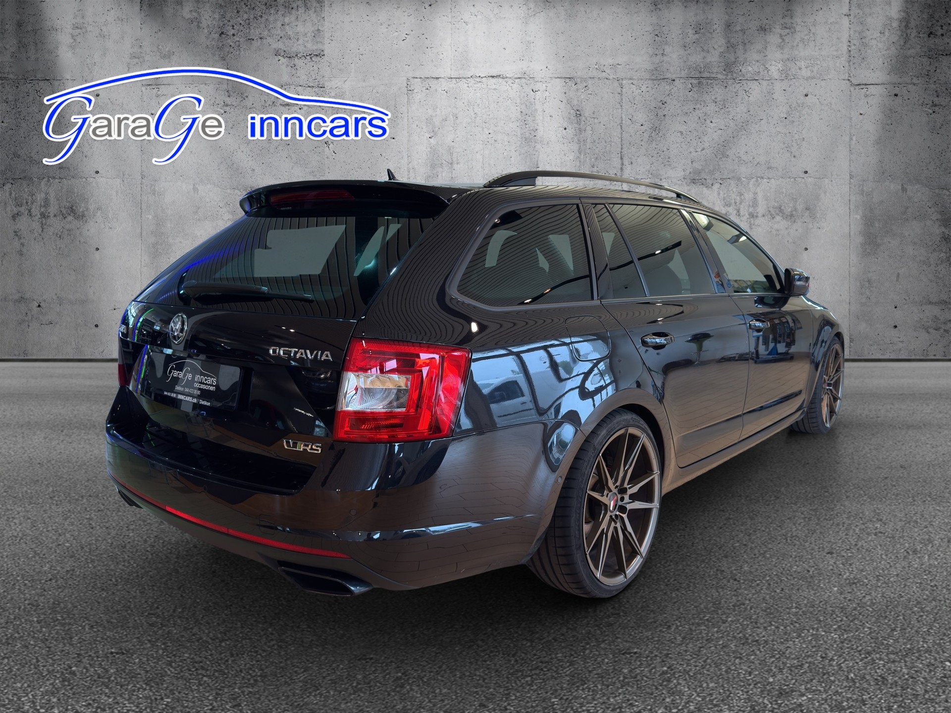 SKODA Octavia Combi 2.0 TSI RS 230 DSG - 4
