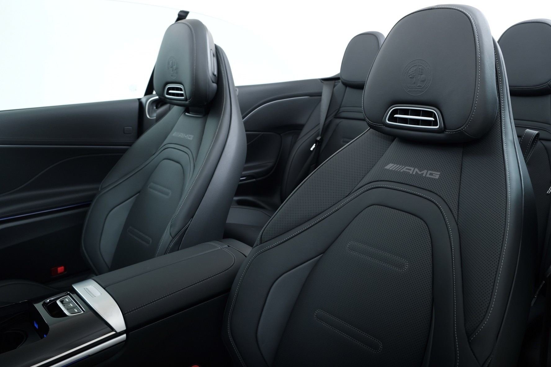 MERCEDES-BENZ CLE AMG 53 Cabrio 4Matic+ 9G-Tronic - 14