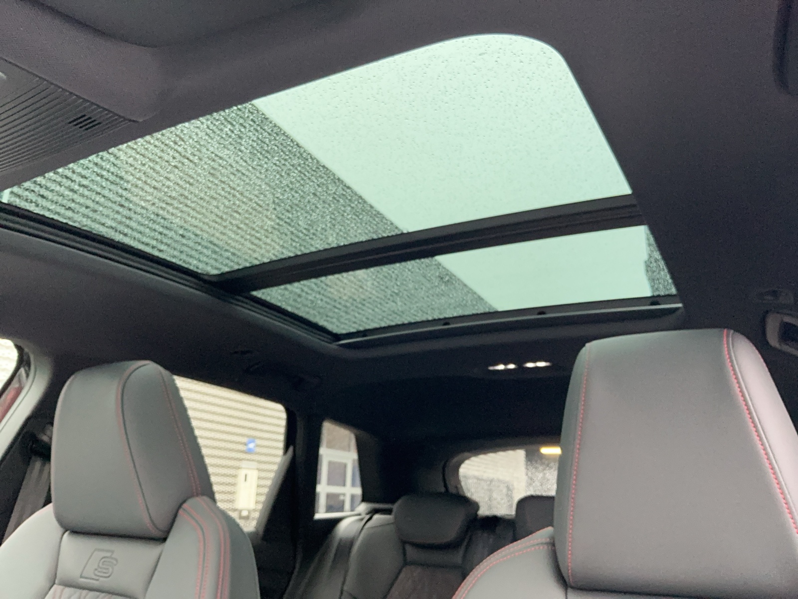 AUDI Q4 e-tron 45 Edition Swiss Ski quattro - 15