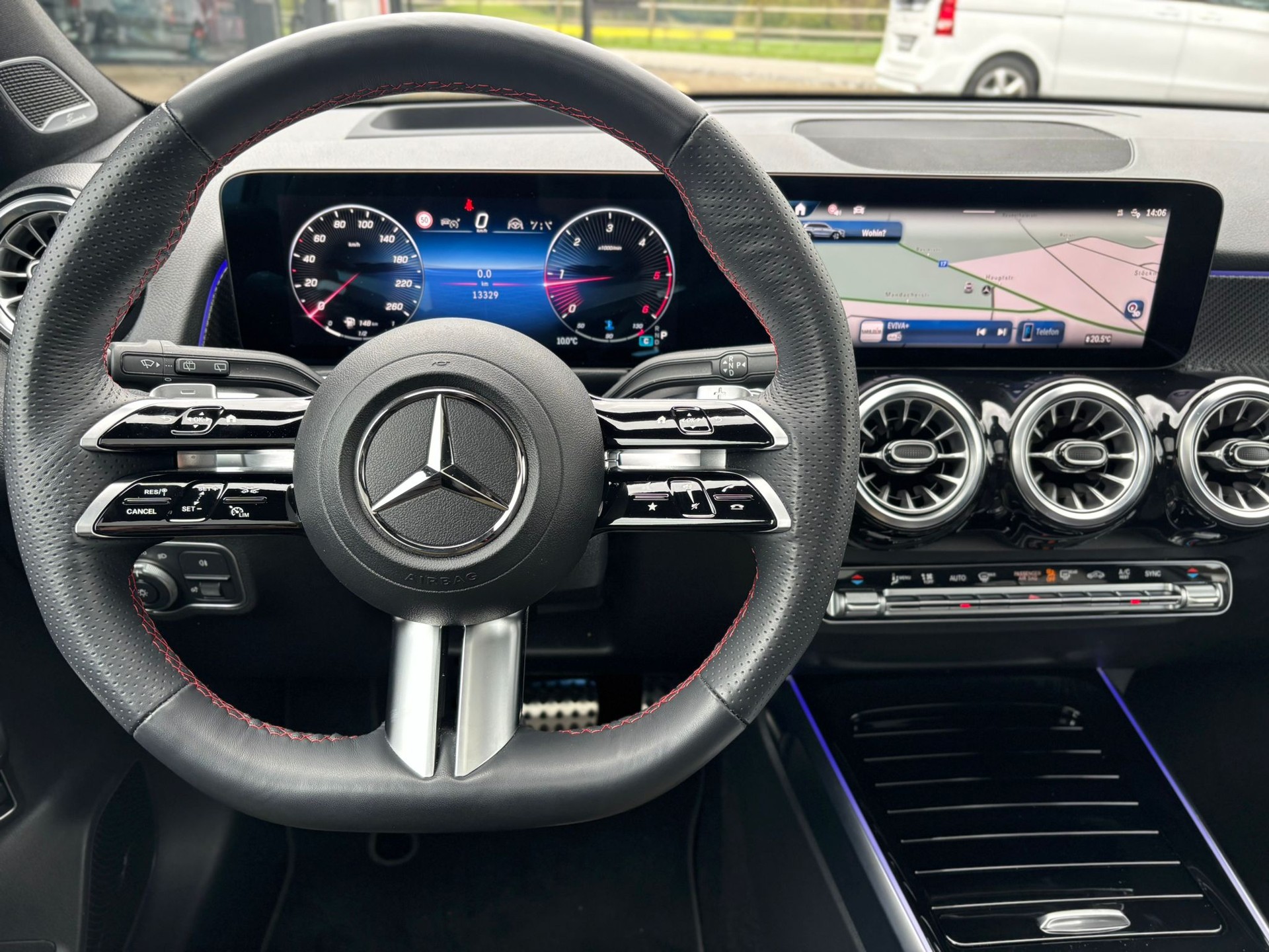 MERCEDES-BENZ GLB 220d AMG-Line 4Matic - 11