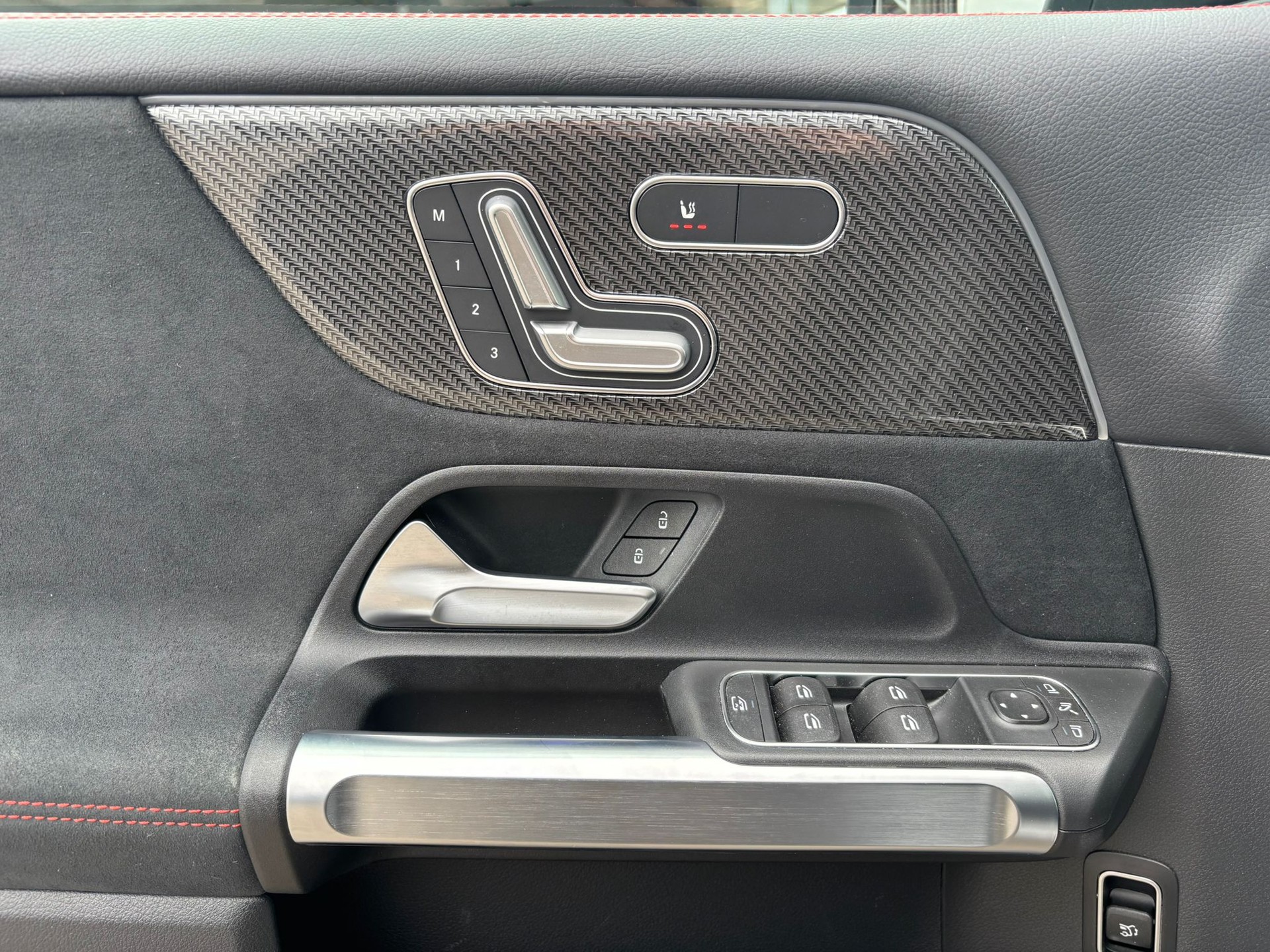 MERCEDES-BENZ GLB 220d AMG-Line 4Matic - 13