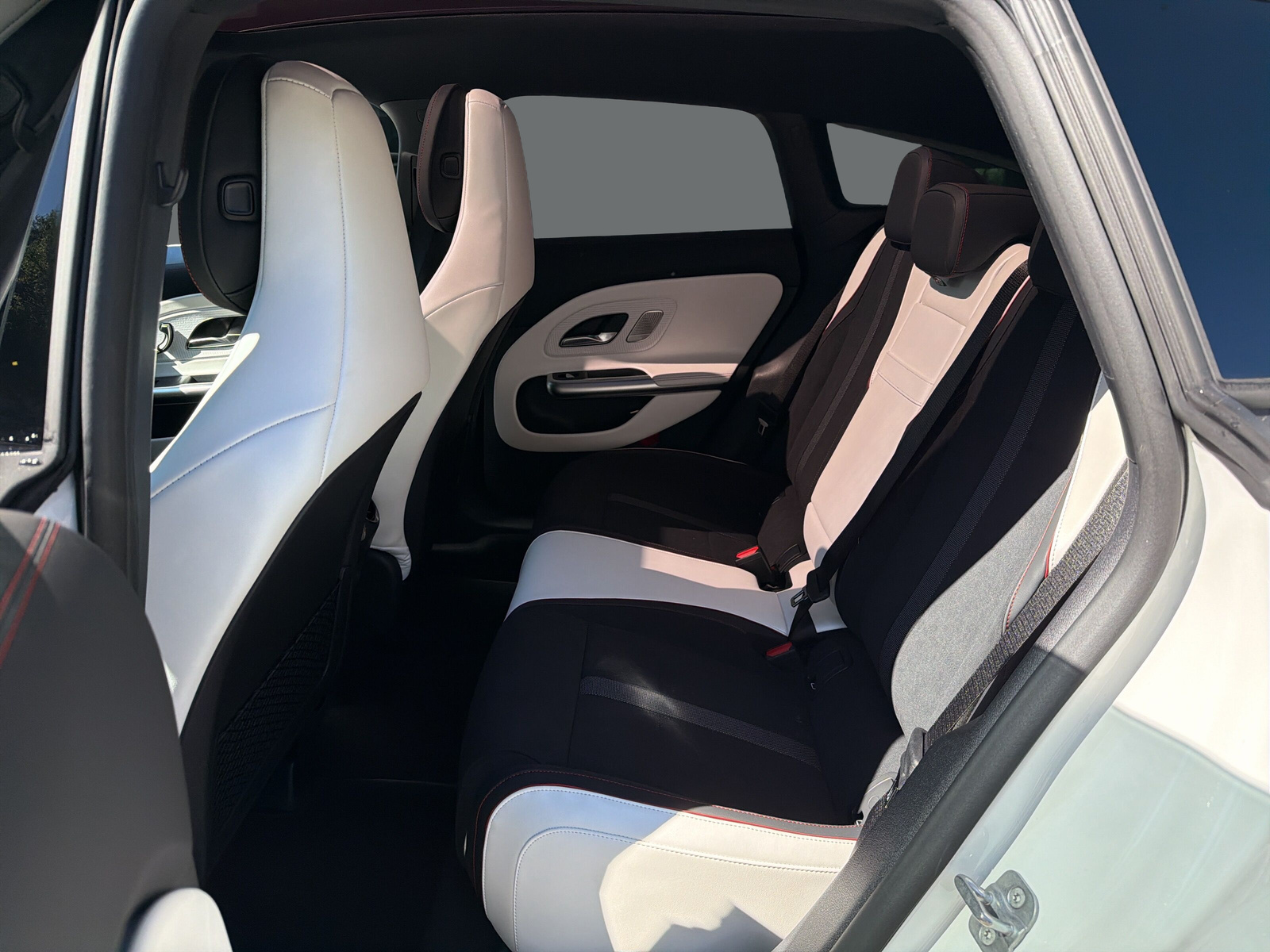 MERCEDES-BENZ CLA 220 8G-DCT 4Matic - 14