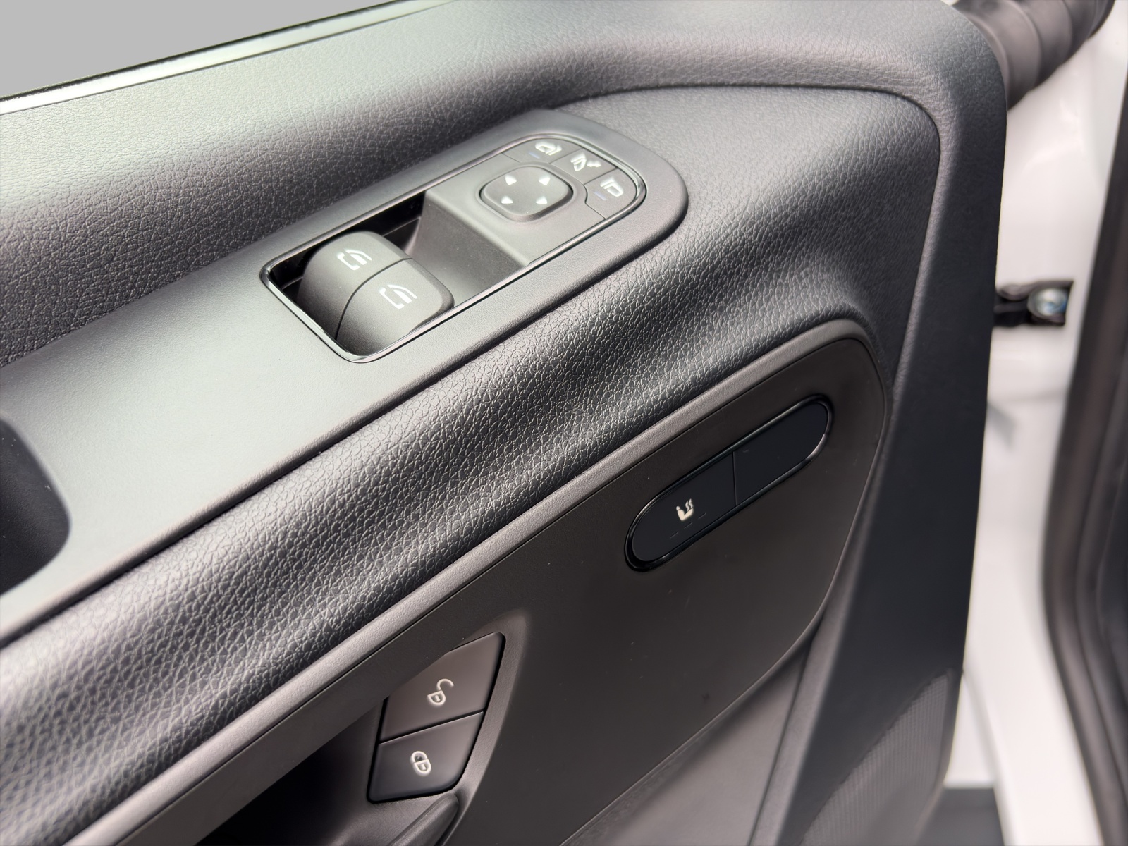 MERCEDES-BENZ eSprinter 320 81kWh Standard Pro WORKER - 15