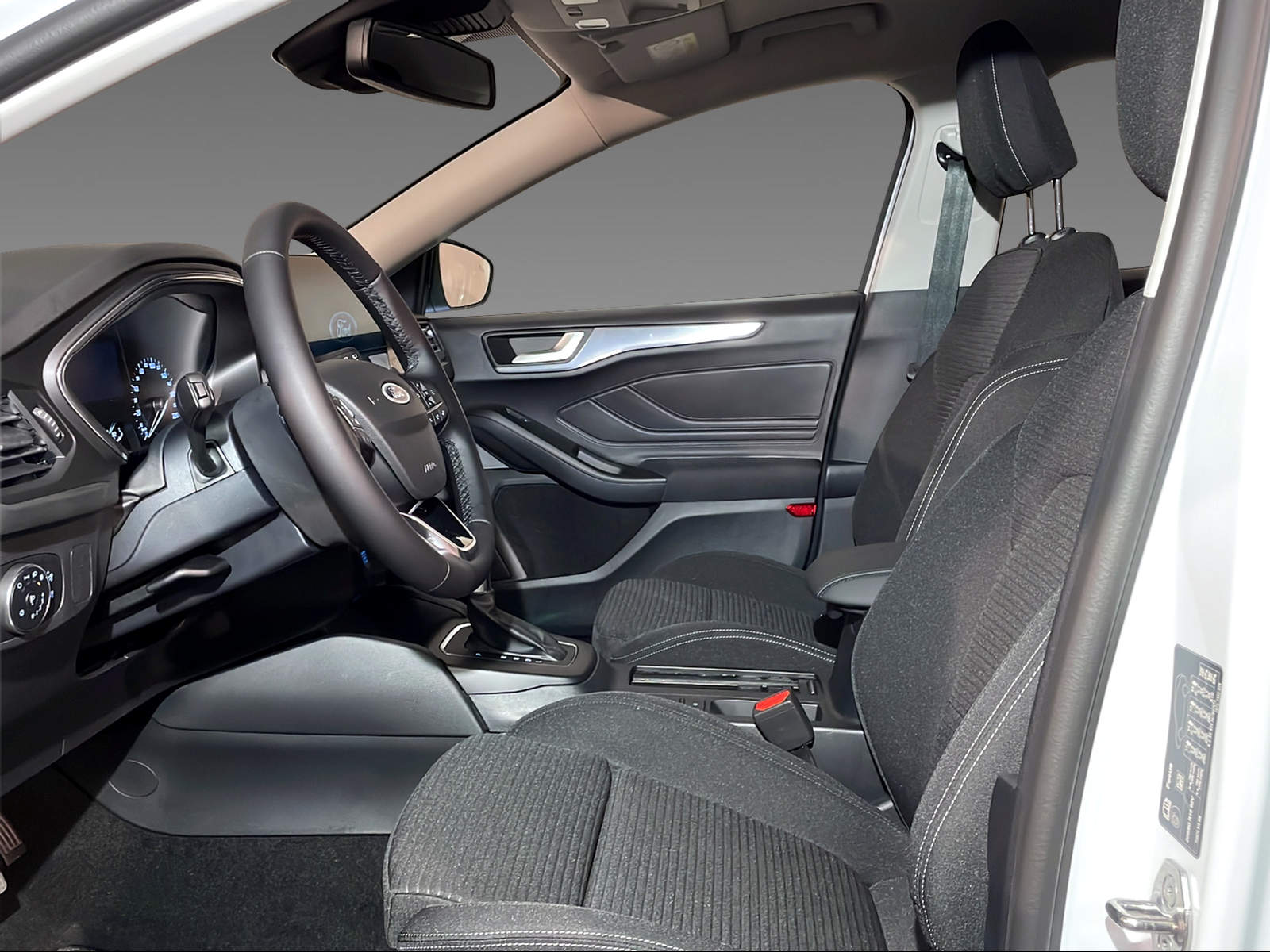 FORD Focus Station Wagon 1.0i EcoB Hybrid 155 Titanium - 6