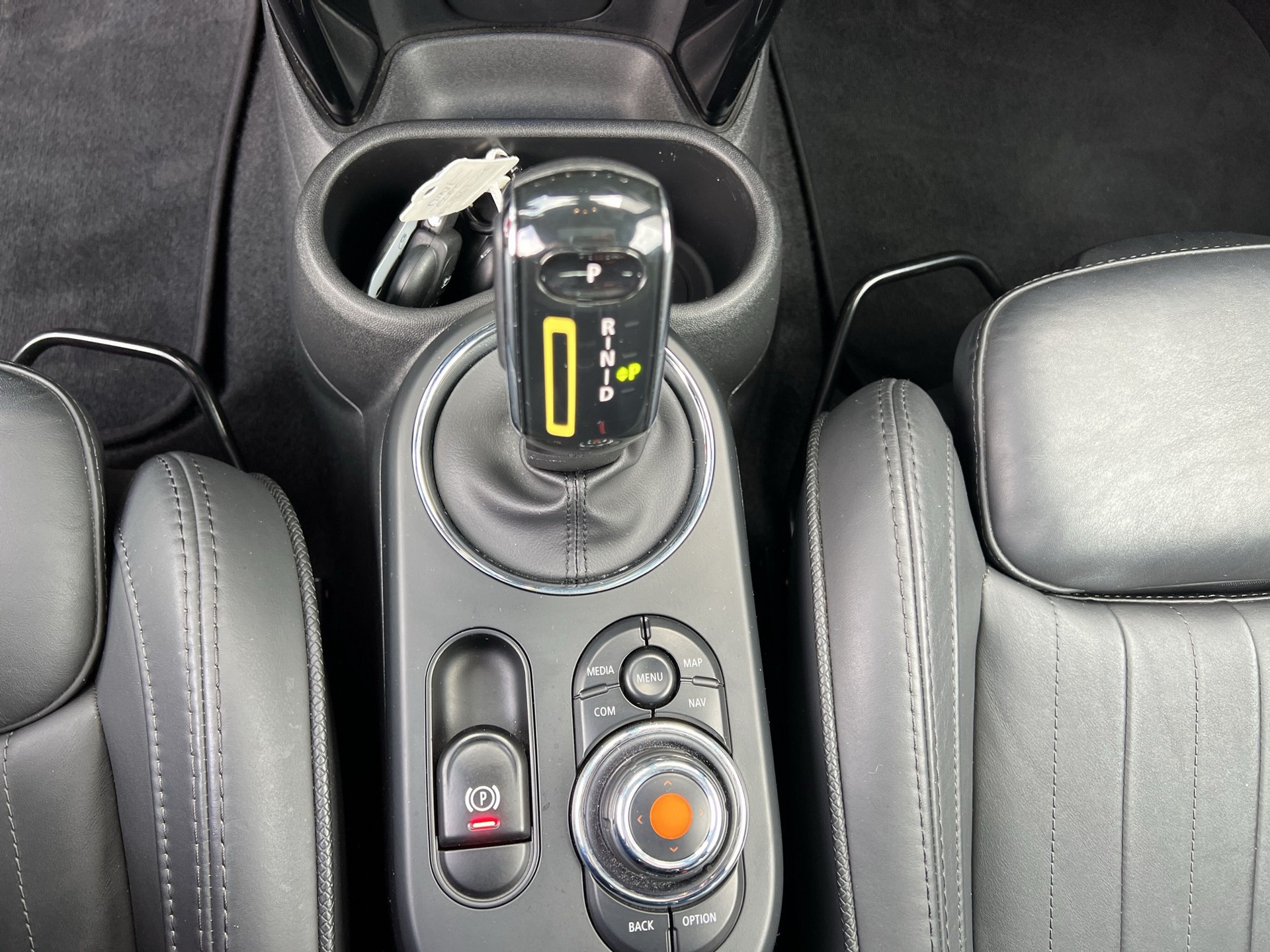 MINI Cooper SE - 13