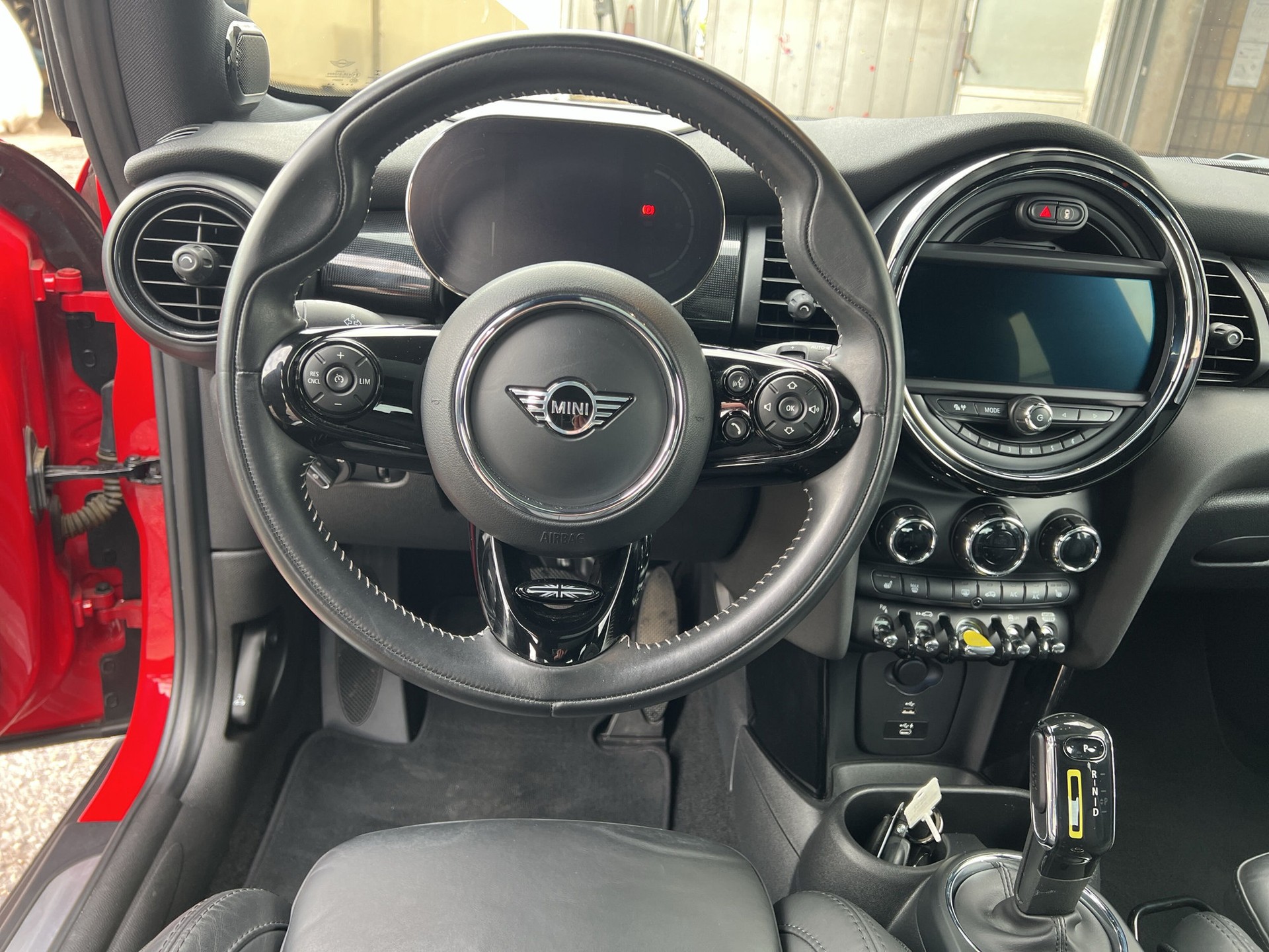 MINI Cooper SE - 12