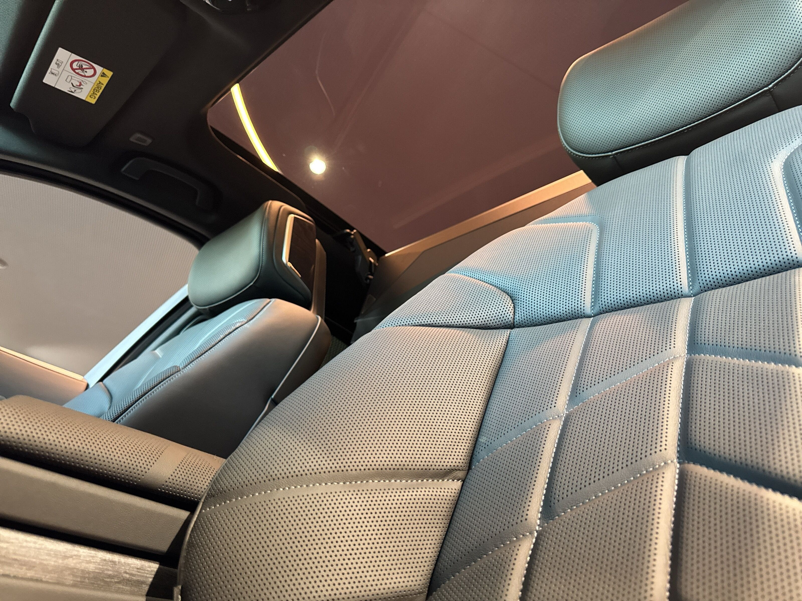 BMW i7 eDrive 50 - 16