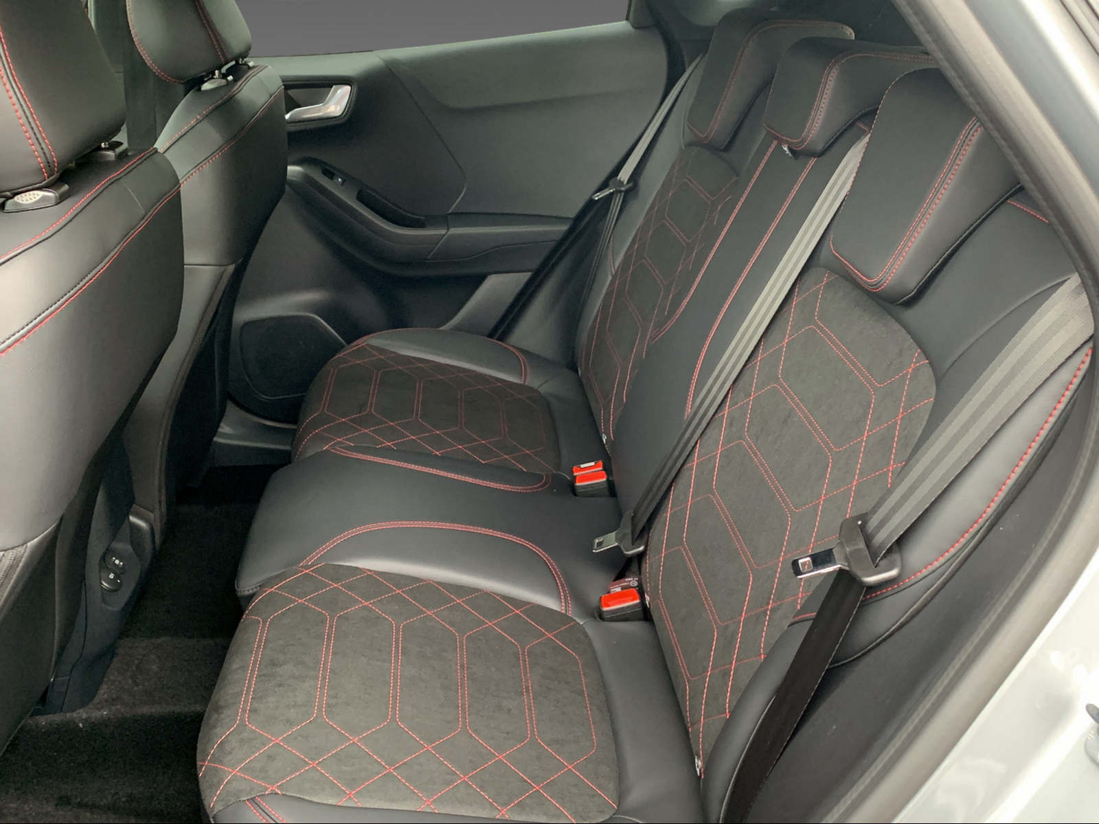 FORD Puma 1.0 EcoB Hybrid 155 ST-Line X - 11