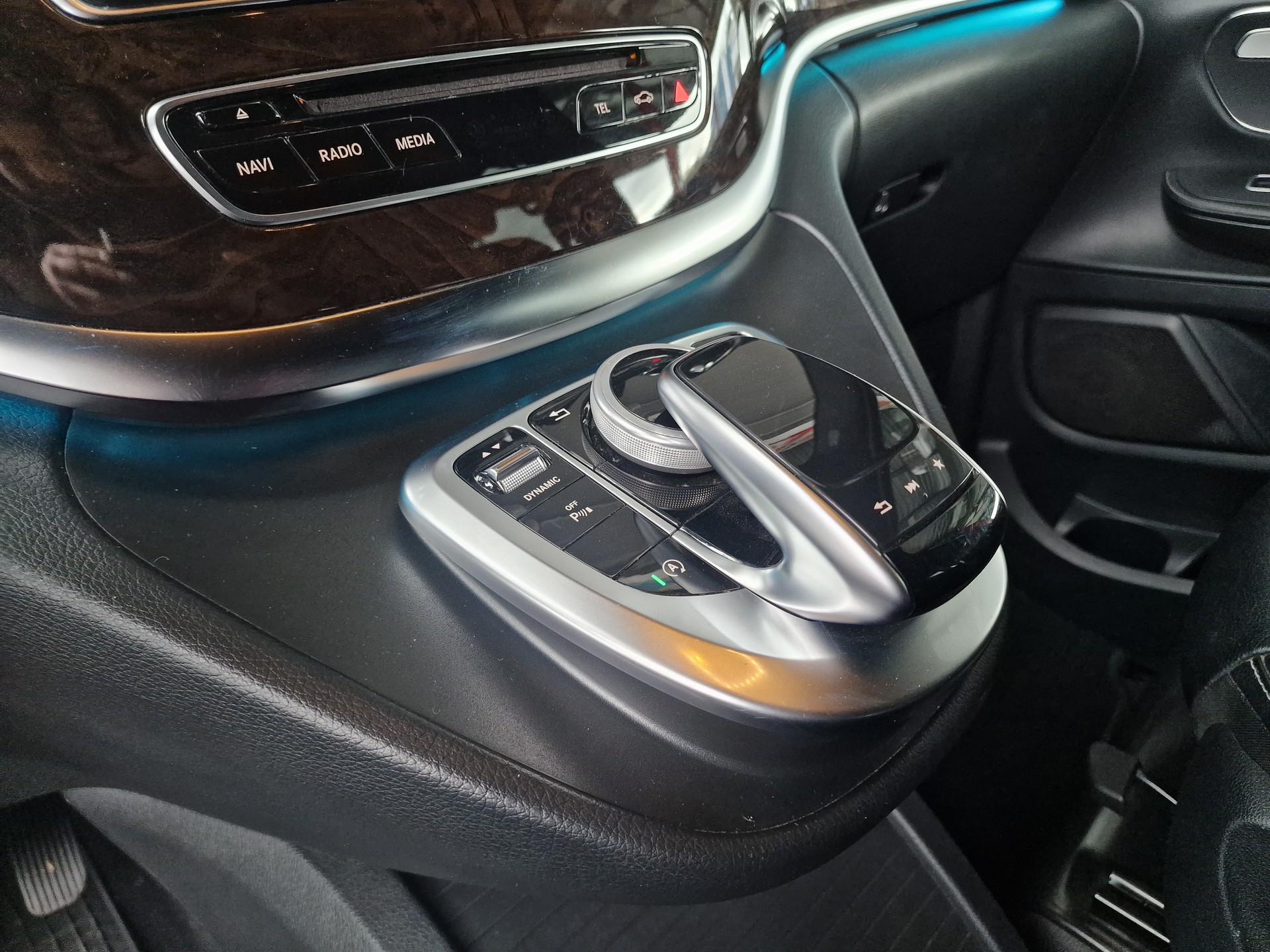 MERCEDES-BENZ V 250 d Avantgarde lang 4Matic 7G-Tronic 24Mt Gara 8xBereift - 23