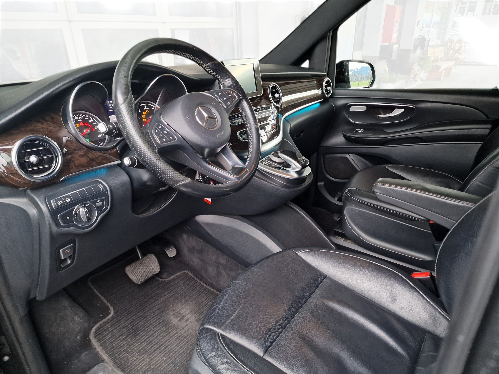 MERCEDES-BENZ V 250 d Avantgarde lang 4Matic 7G-Tronic 24Mt Gara 8xBereift - 11