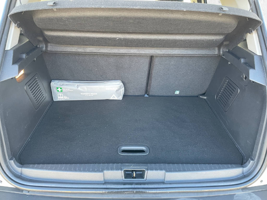 RENAULT Captur 1.2 TCe 90th Anniv. EDC - 15