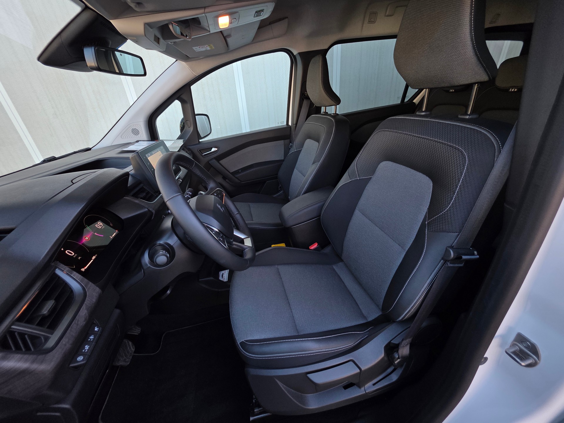 RENAULT Kangoo 1.3 TCe 130 PF Techno EDC - 10