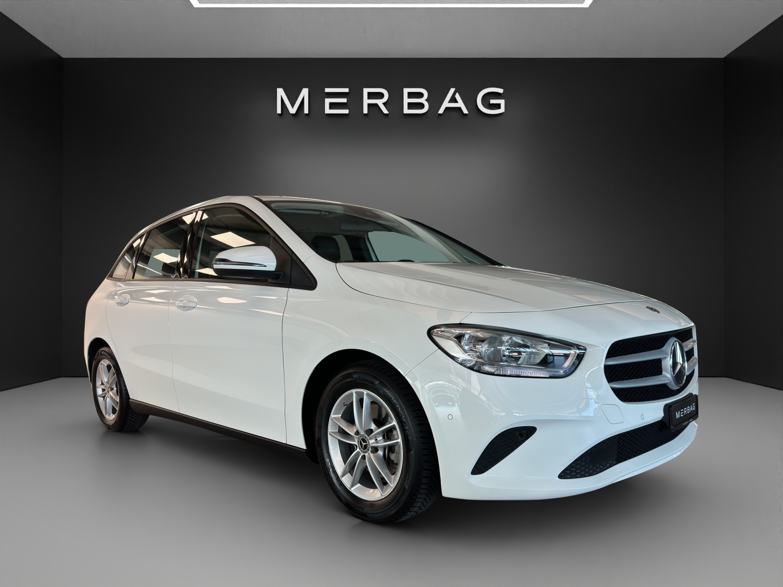MERCEDES-BENZ B 180