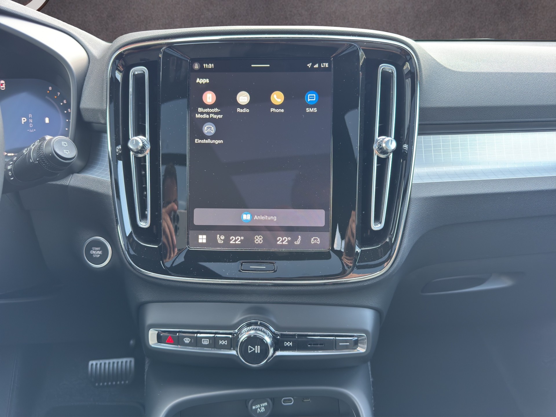 VOLVO XC40 2.0 B4 MH Black Edition - 14