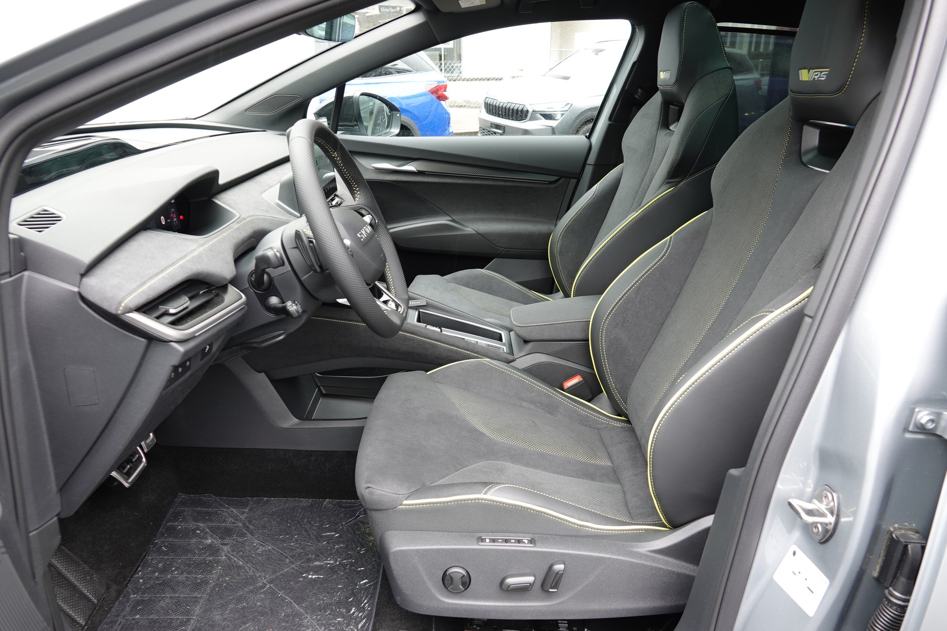 SKODA Enyaq RS 4x4 - 16