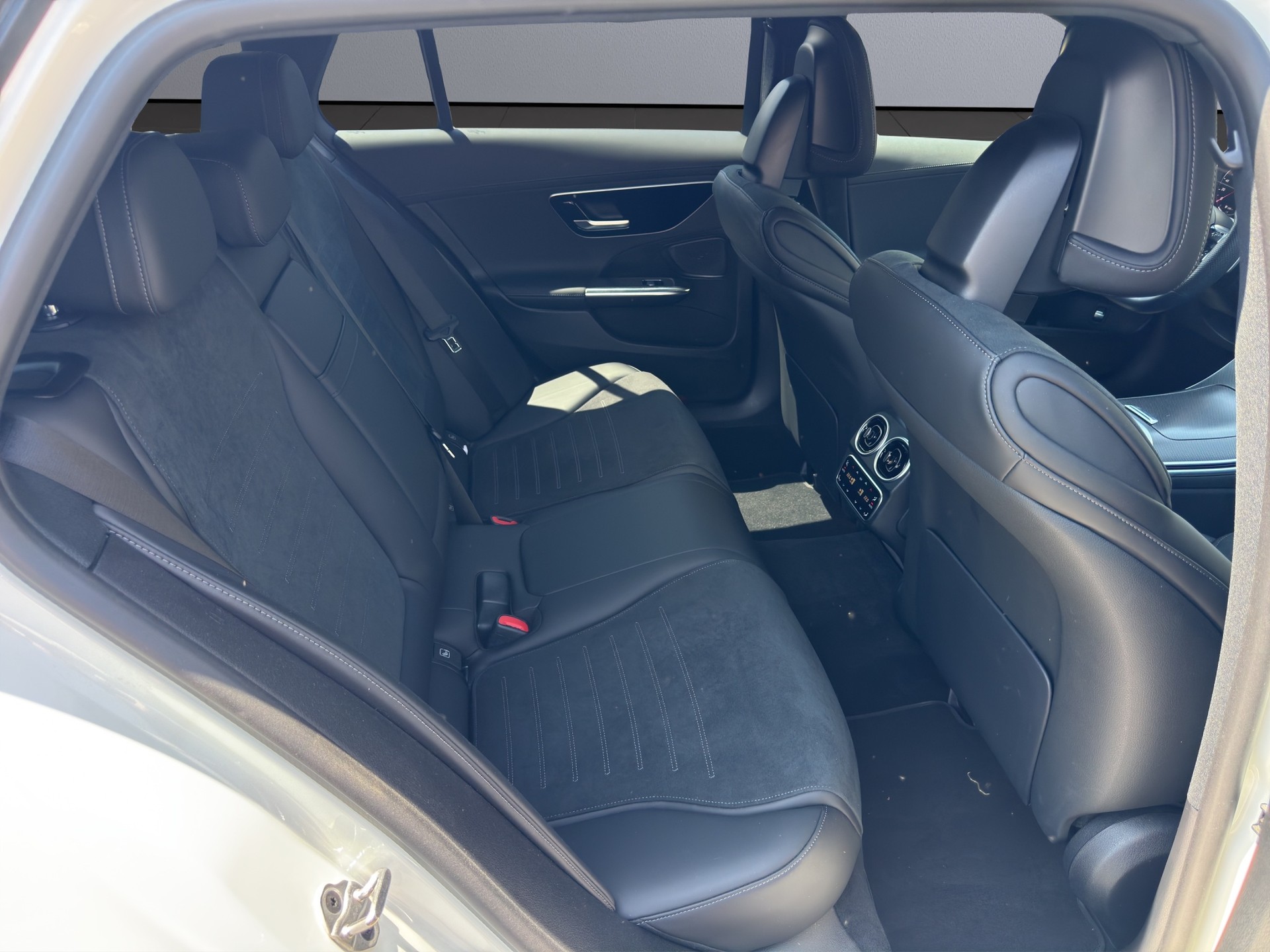 MERCEDES-BENZ C 200 T 4Matic AMG Line - 17