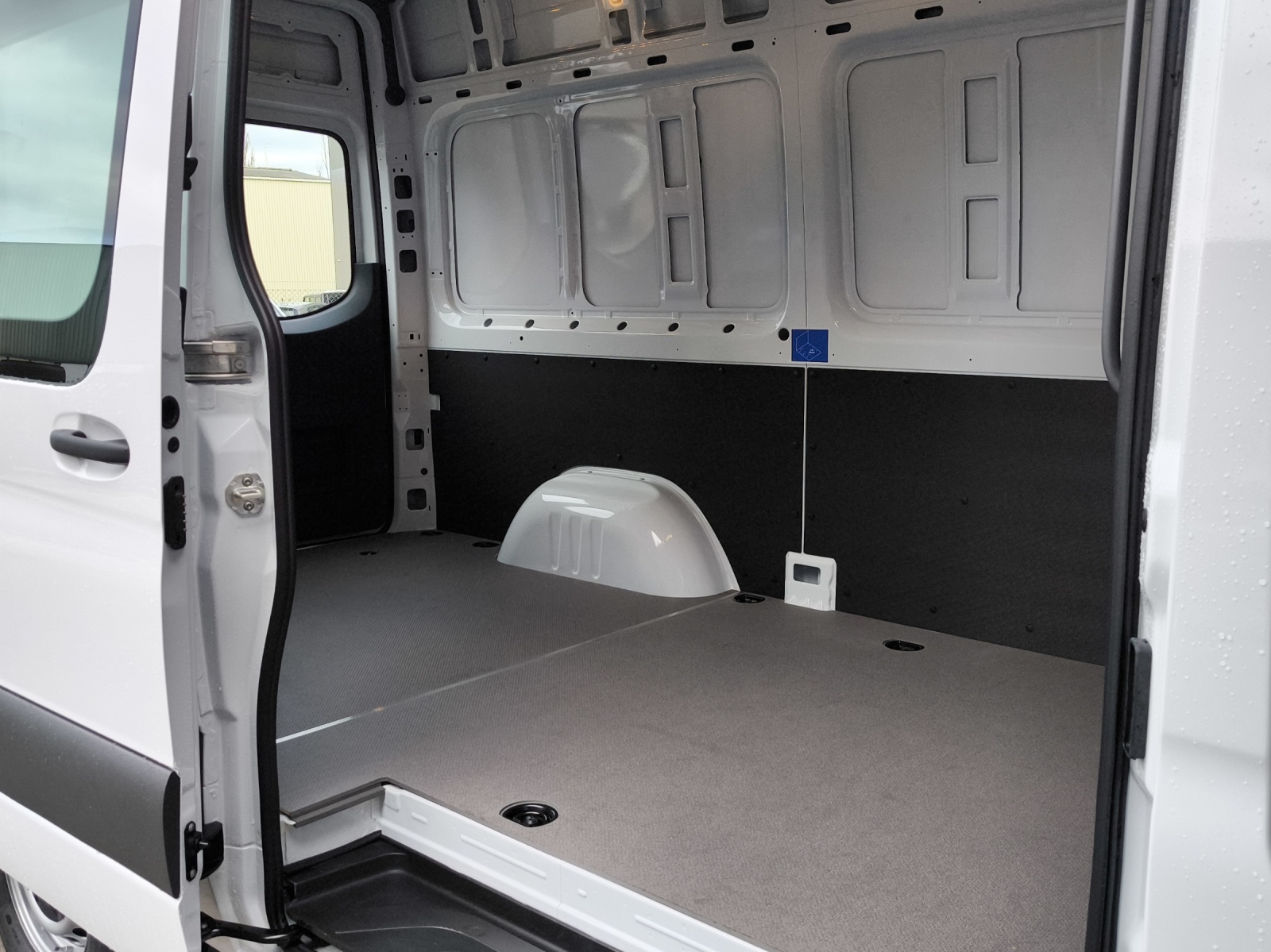 MERCEDES-BENZ eSprinter 320 81kWh Standard Hoch Pro - 13