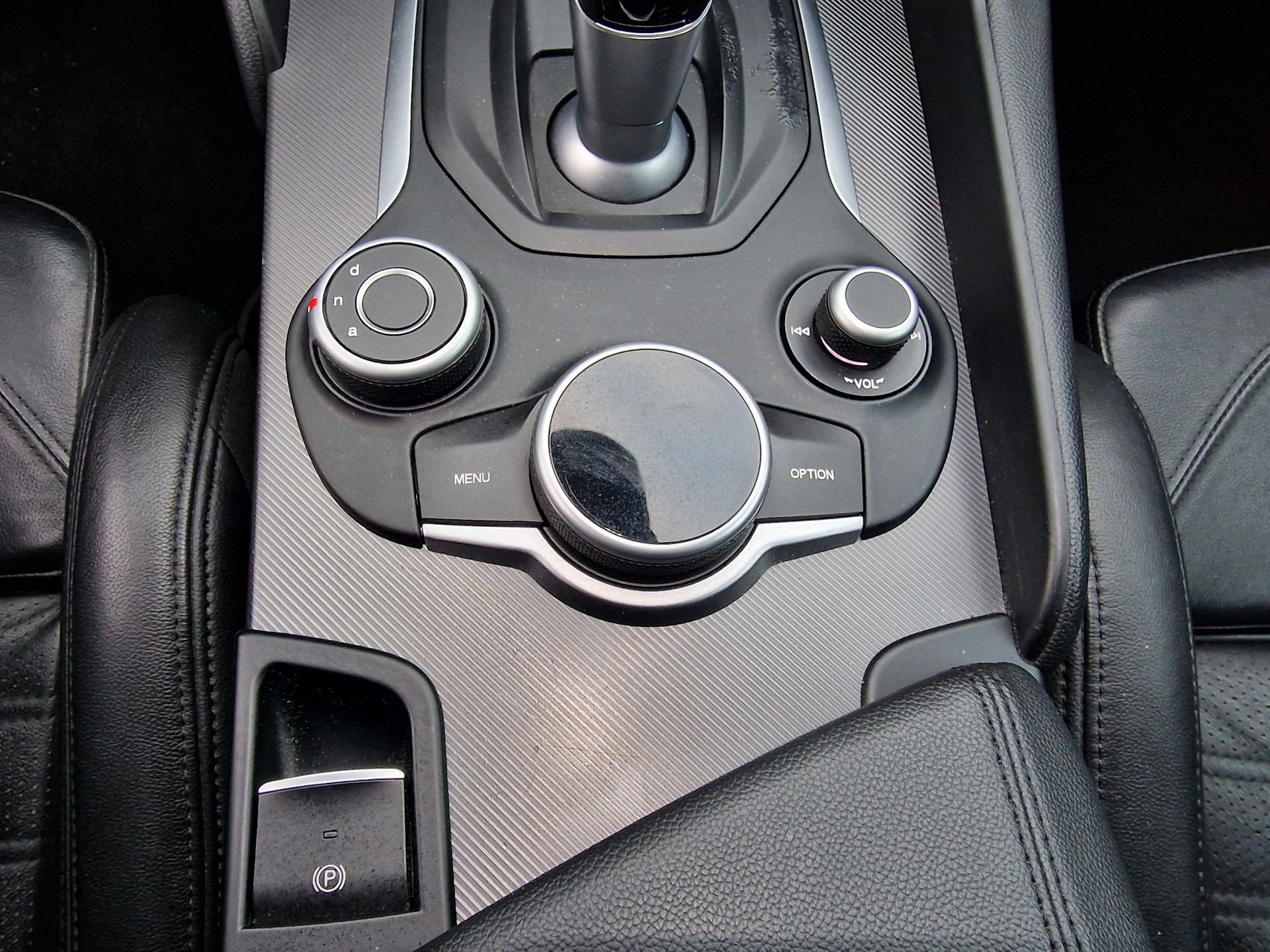 ALFA ROMEO Giulia 2.2 JTDM Veloce Q4 Automatic - 19