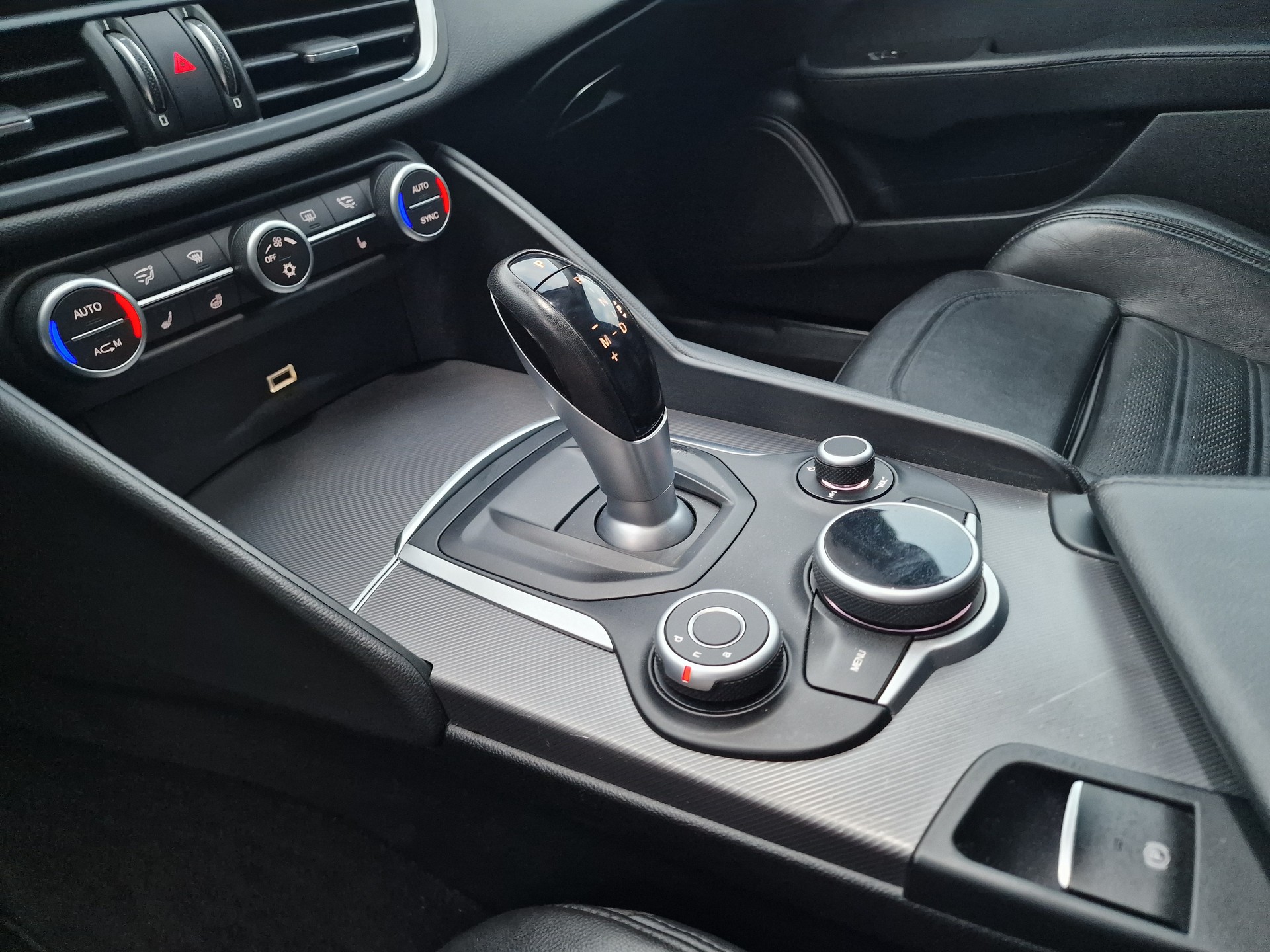 ALFA ROMEO Giulia 2.2 JTDM Veloce Q4 Automatic - 18