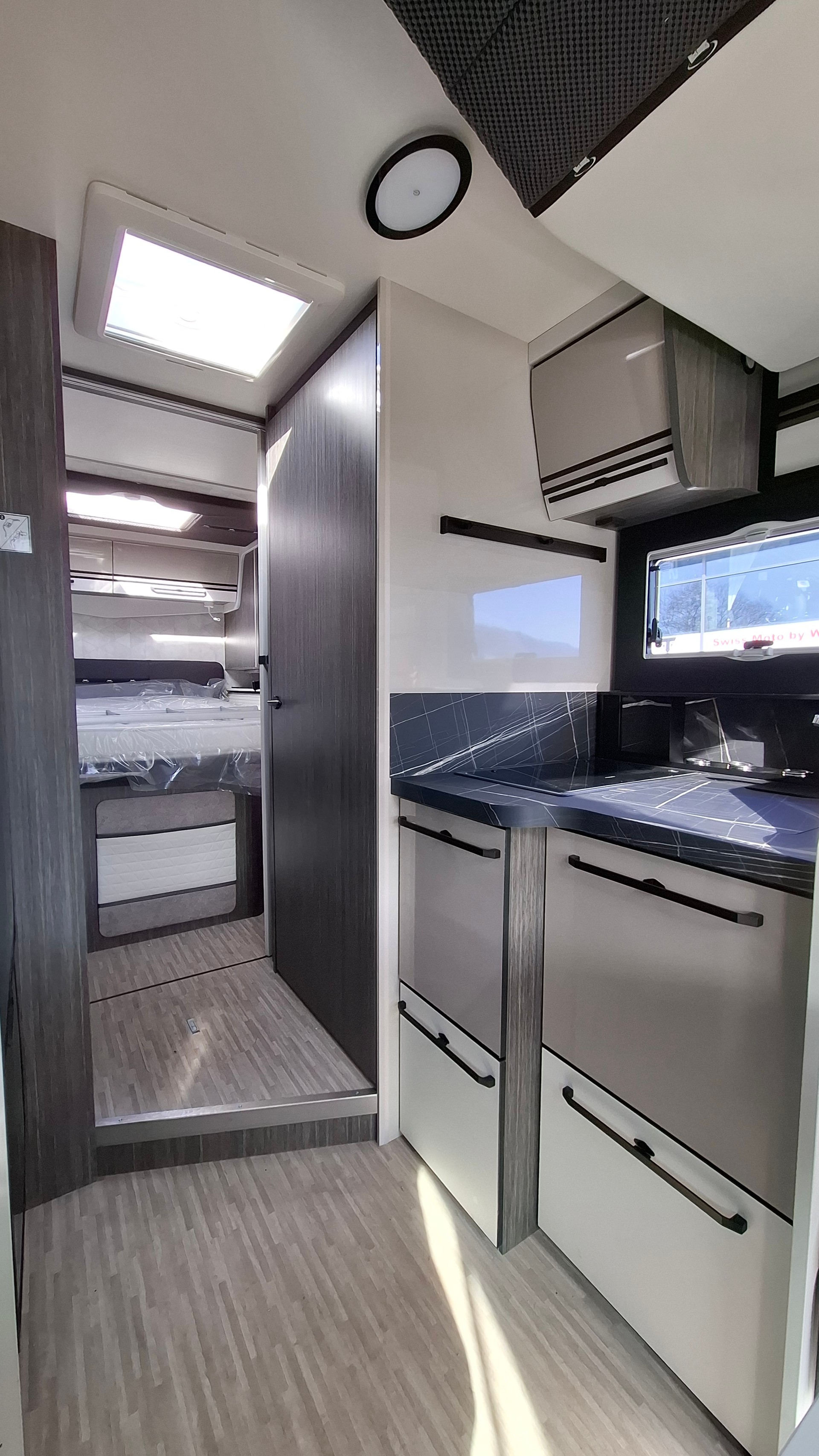 MCLOUIS MC4 881 - 25 Edition Automatique 165 PS (chauffage diesel, panneau solaire 200W, Marquise) - 6