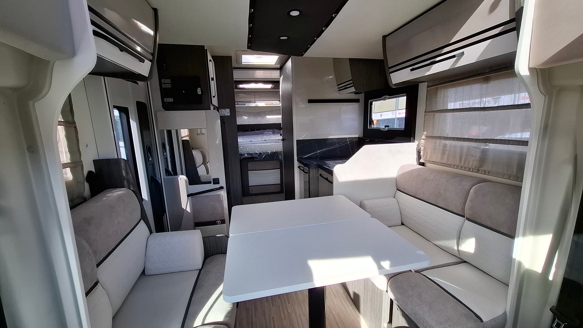 MCLOUIS MC4 881 - 25 Edition Automatique 165 PS (chauffage diesel, panneau solaire 200W, Marquise) - 5