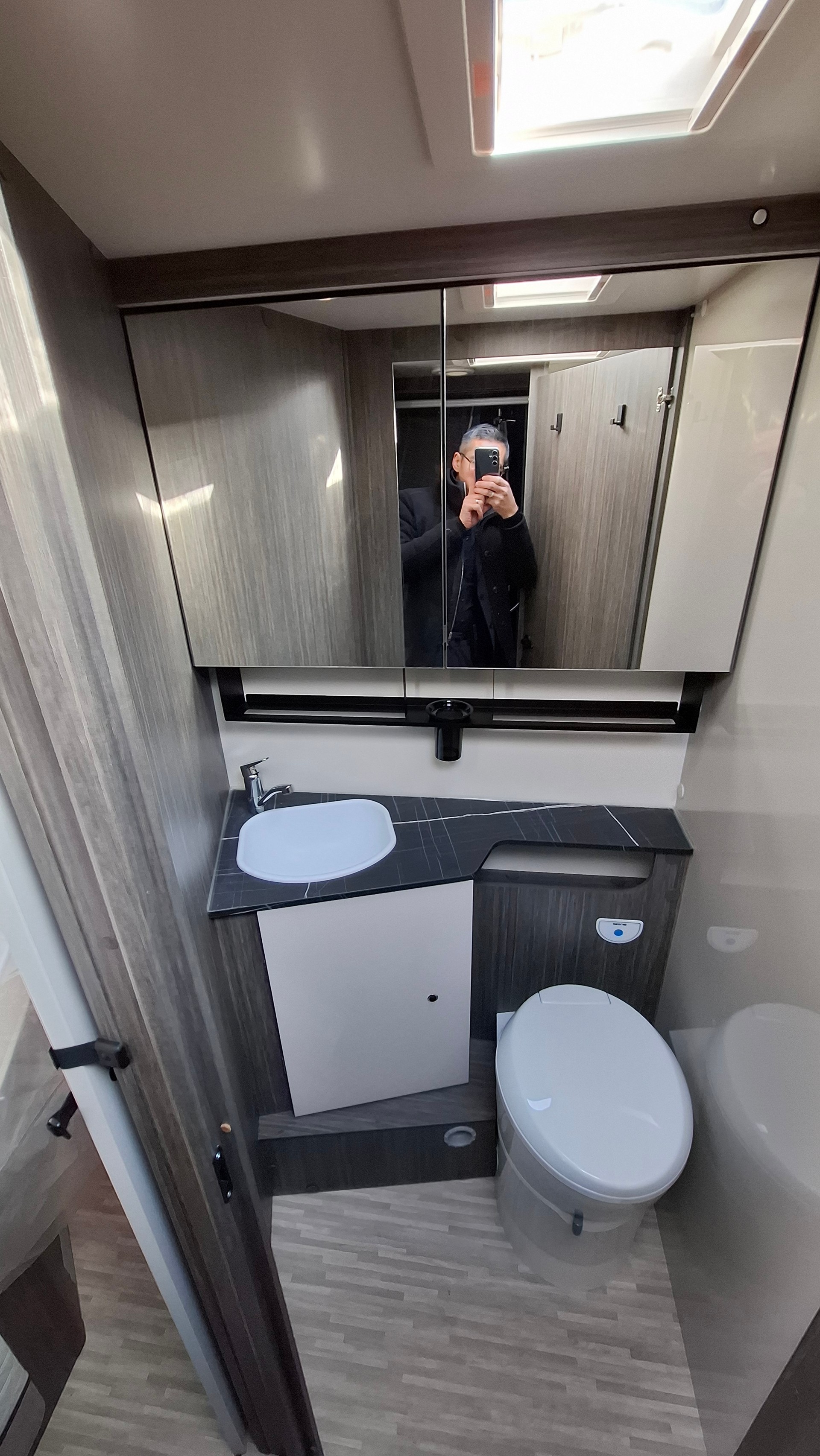 MCLOUIS MC4 881 - 25 Edition Automatique 165 PS (chauffage diesel, panneau solaire 200W, Marquise) - 11