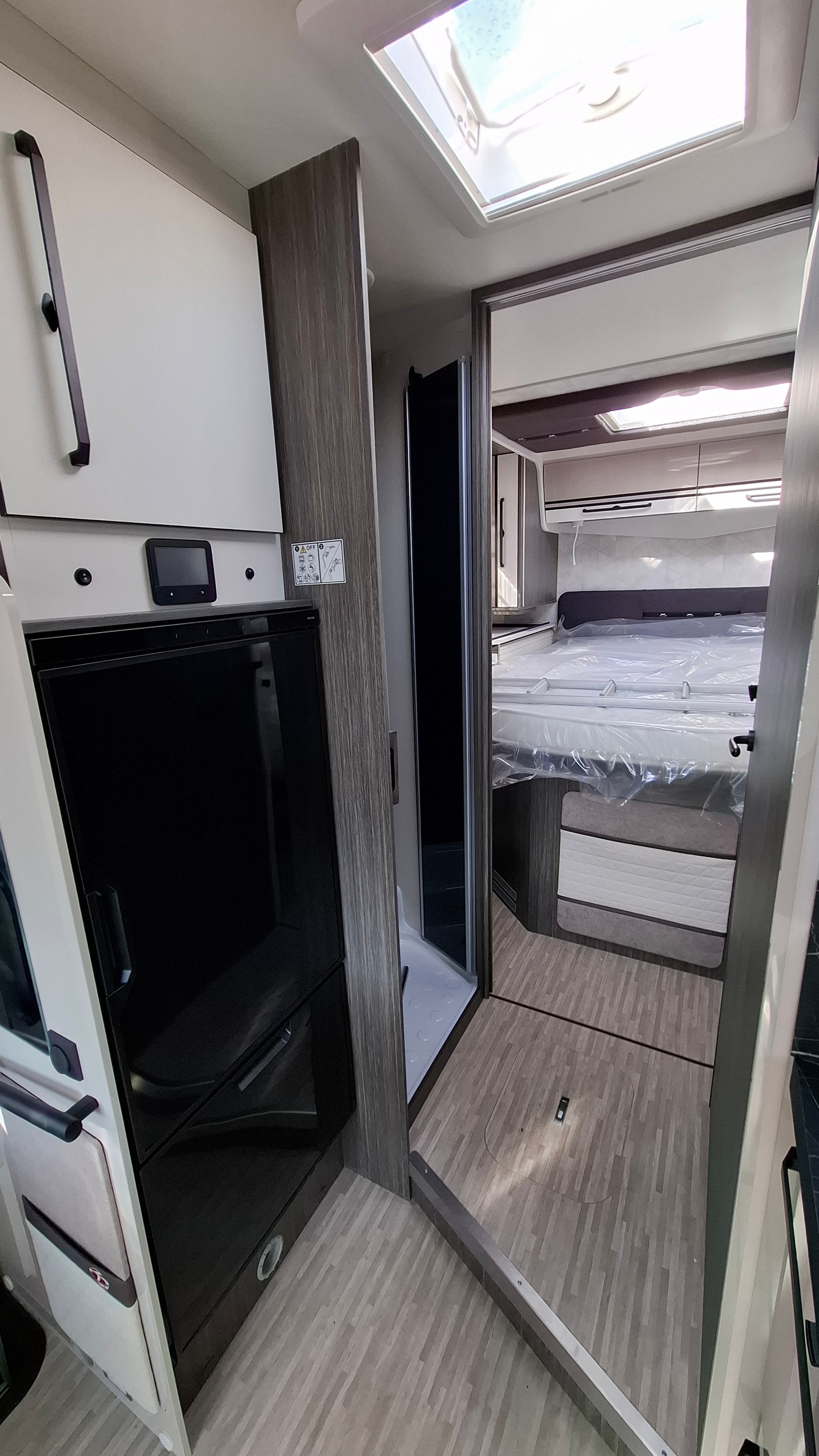 MCLOUIS MC4 881 - 25 Edition Automatique 165 PS (chauffage diesel, panneau solaire 200W, Marquise) - 7