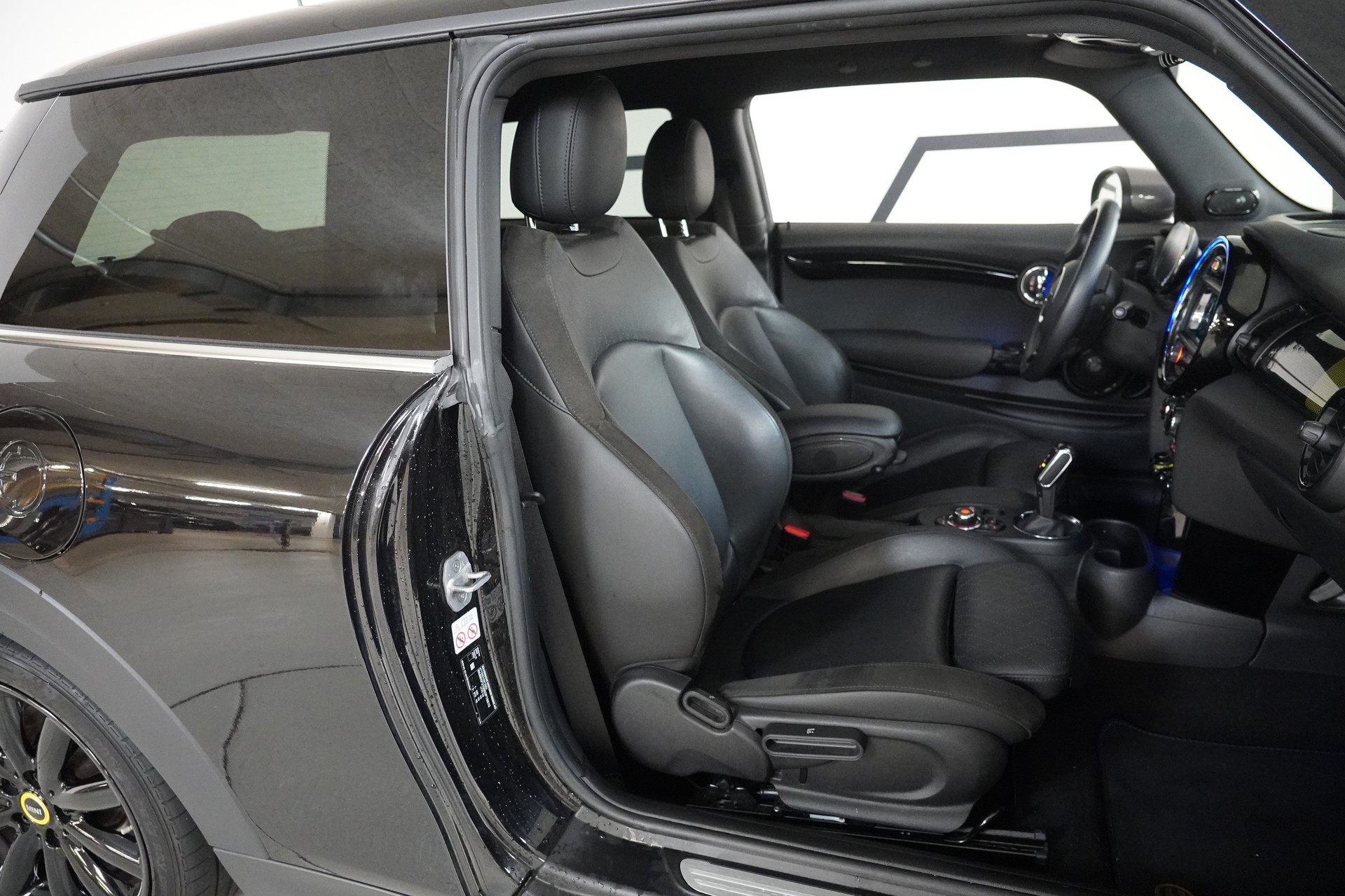 MINI Cooper SE - 16