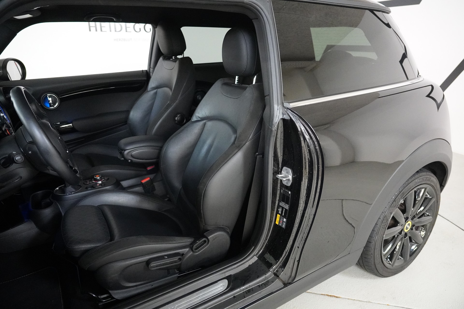 MINI Cooper SE - 13