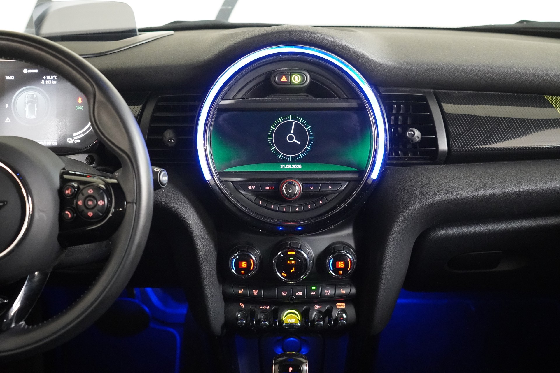 MINI Cooper SE - 21