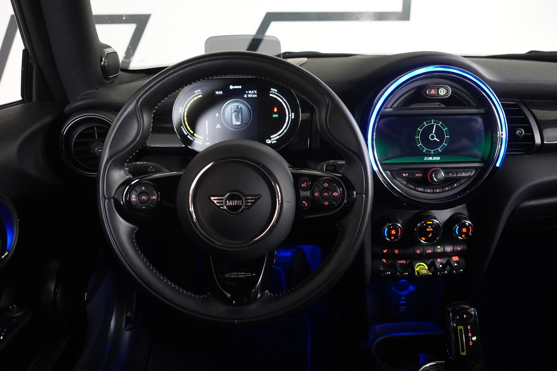 MINI Cooper SE - 23
