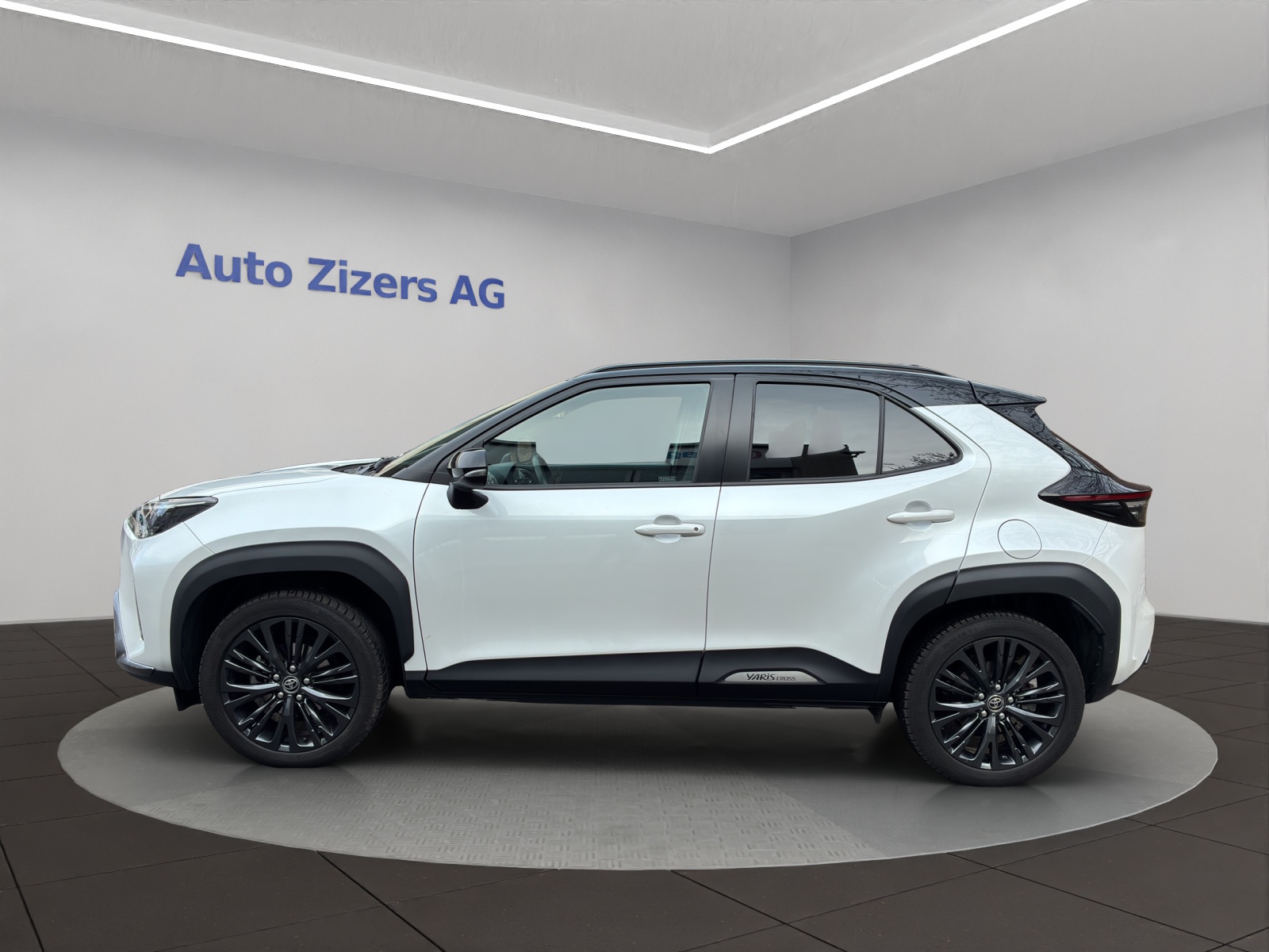 TOYOTA Yaris Cross 1.5 Adventure e-CVT AWDi - 3