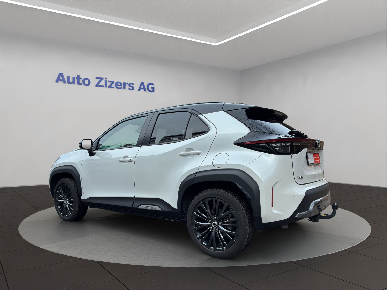 TOYOTA Yaris Cross 1.5 Adventure e-CVT AWDi - 4