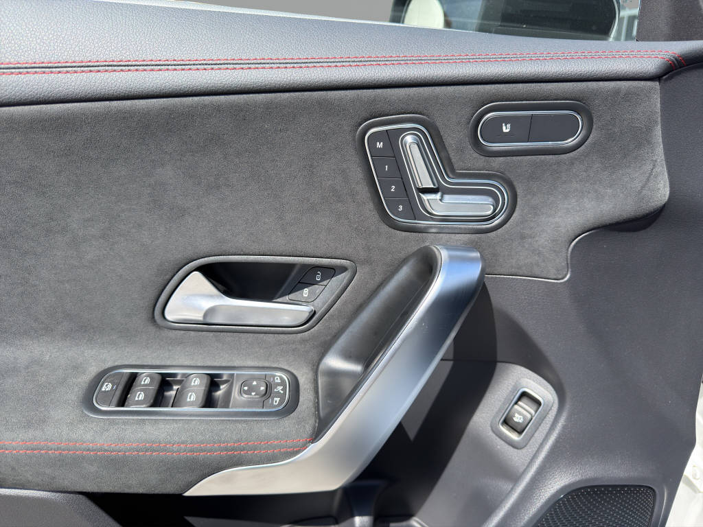 MERCEDES-BENZ CLA 250 AMG Line 4matic Shooting Brake - 13