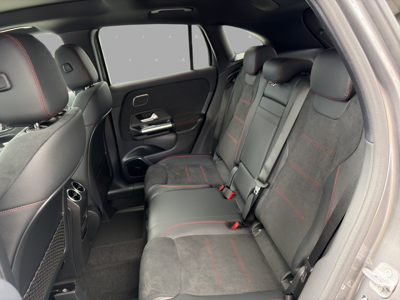 MERCEDES-BENZ GLA 200 Night Star 7G-DCT - 14