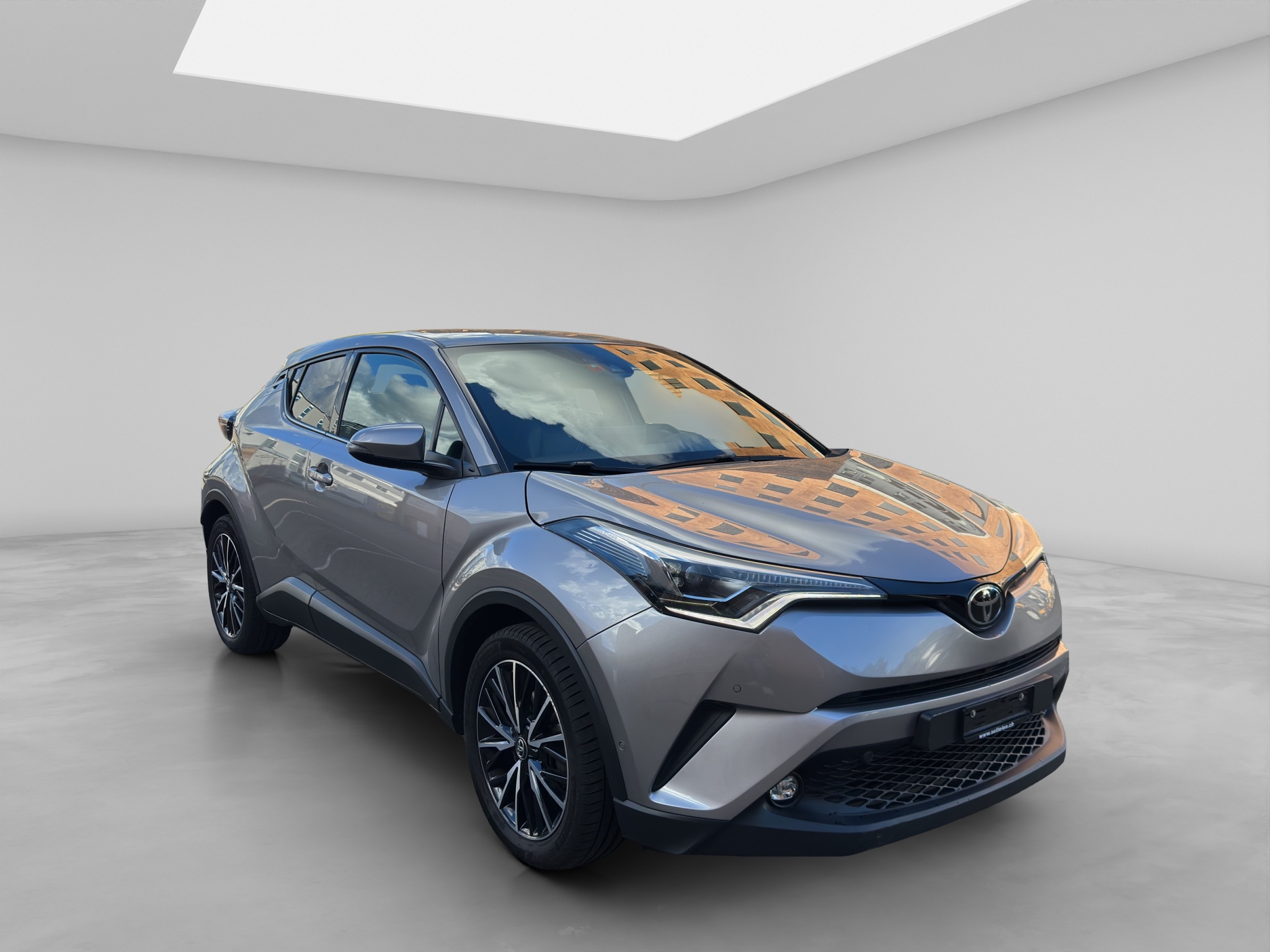 TOYOTA C-HR 8