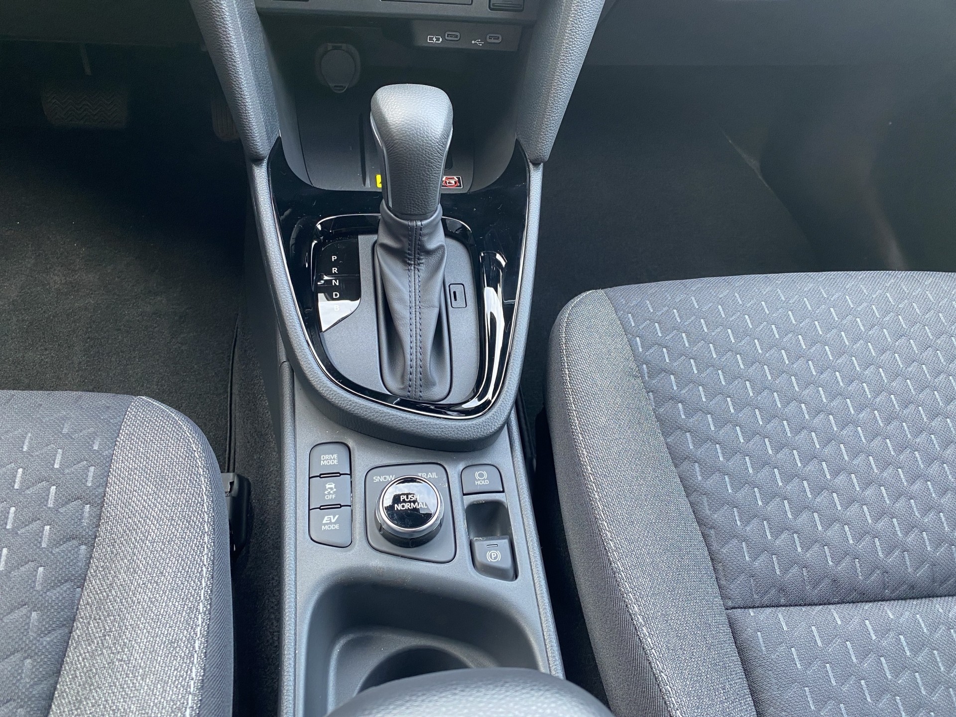 TOYOTA Yaris Cross 1.5 Trend AWDi e-CVT - 11