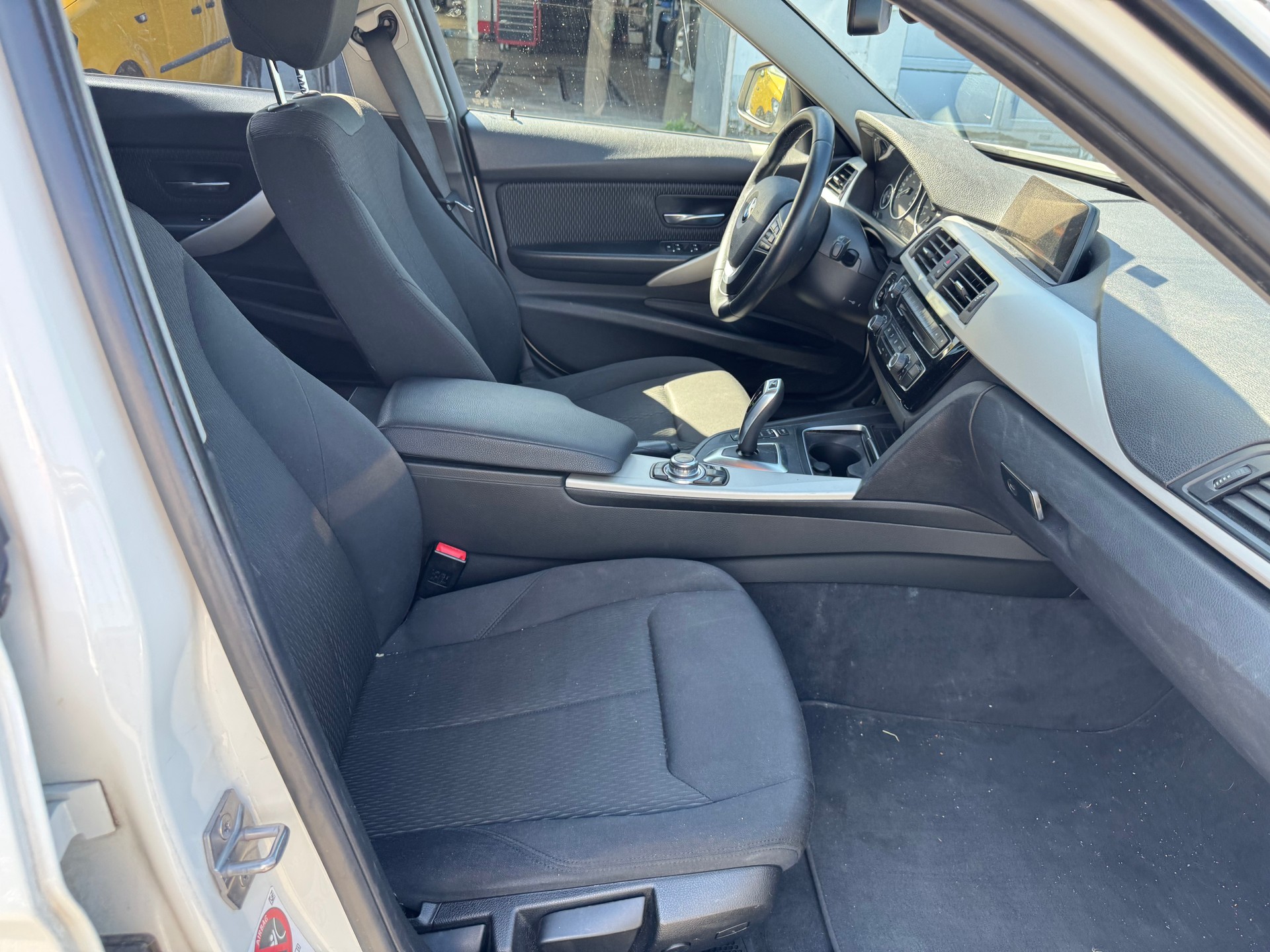BMW 316d Touring Business Steptronic - 6