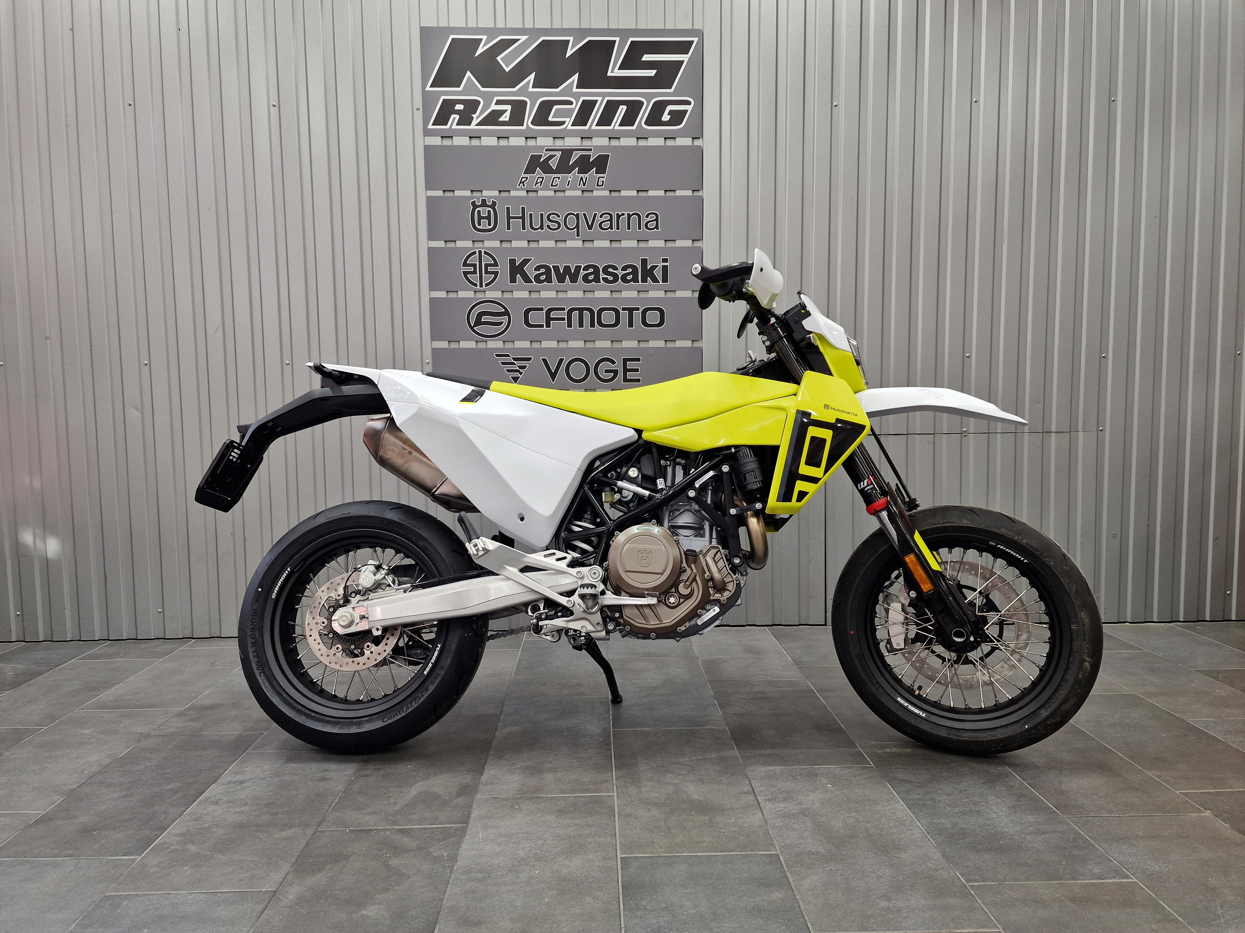 HUSQVARNA 701 Supermoto