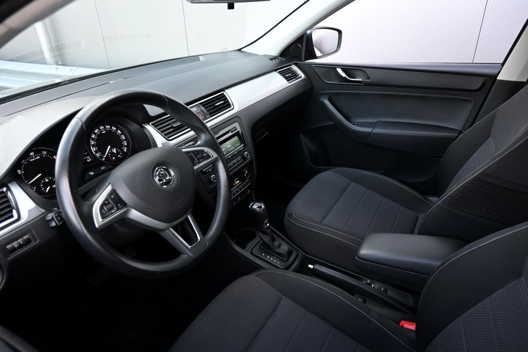 SKODA Rapid 1.4 TSI Elegance DSG - 9